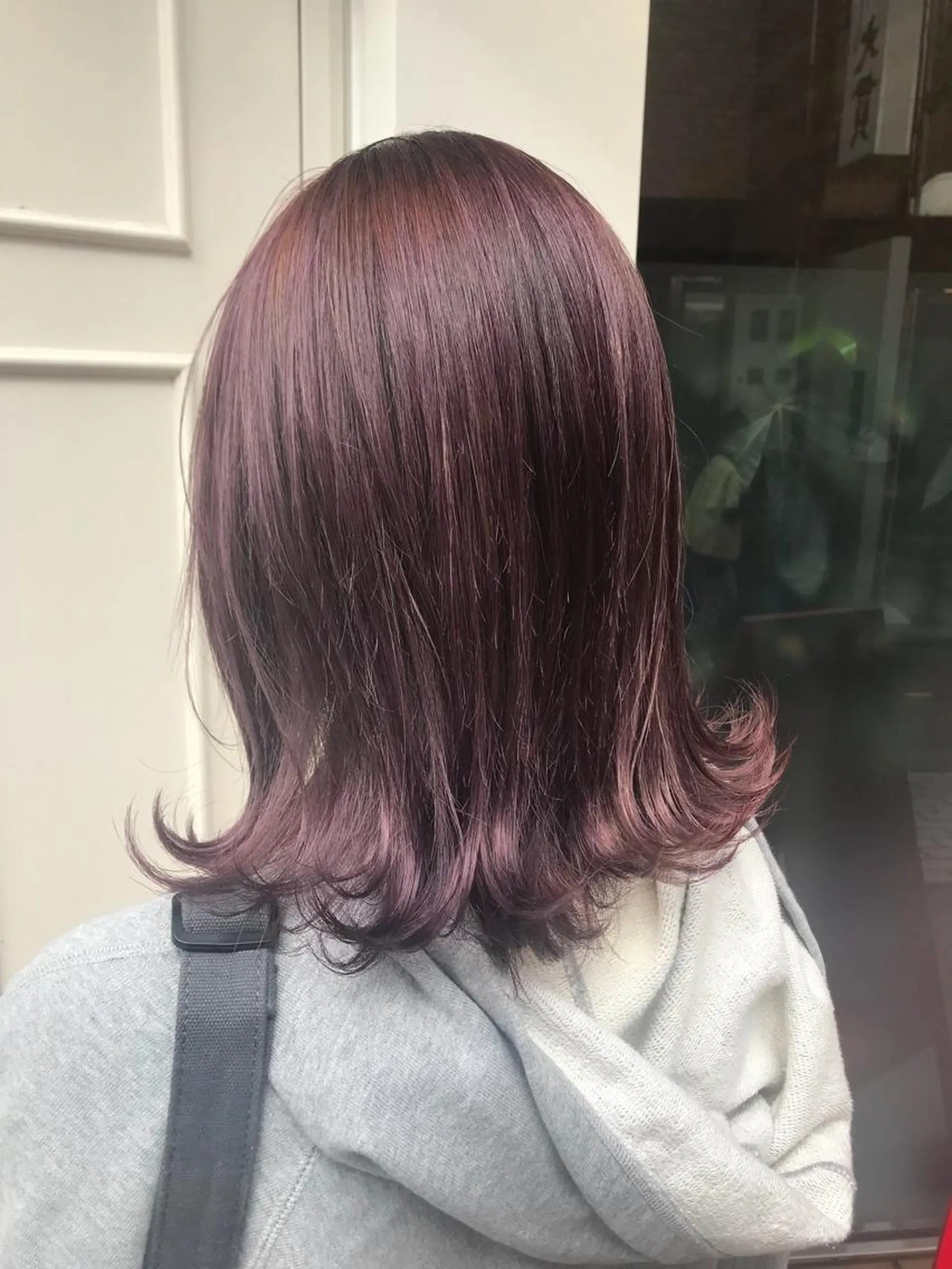 セミロング カラー uru" すずきさゆりのヘアスタイル