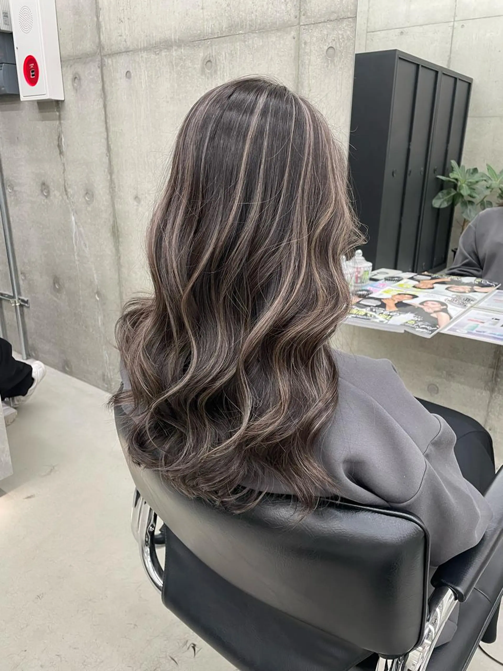 カラー ハイライトカラー BLEACHi /noeのヘアスタイル