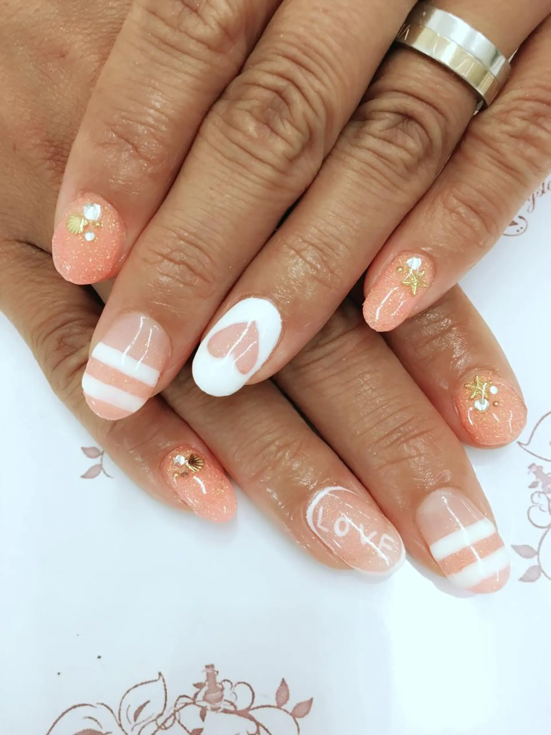 ネイル ジェルネイル 石原 夕華のネイルデザイン