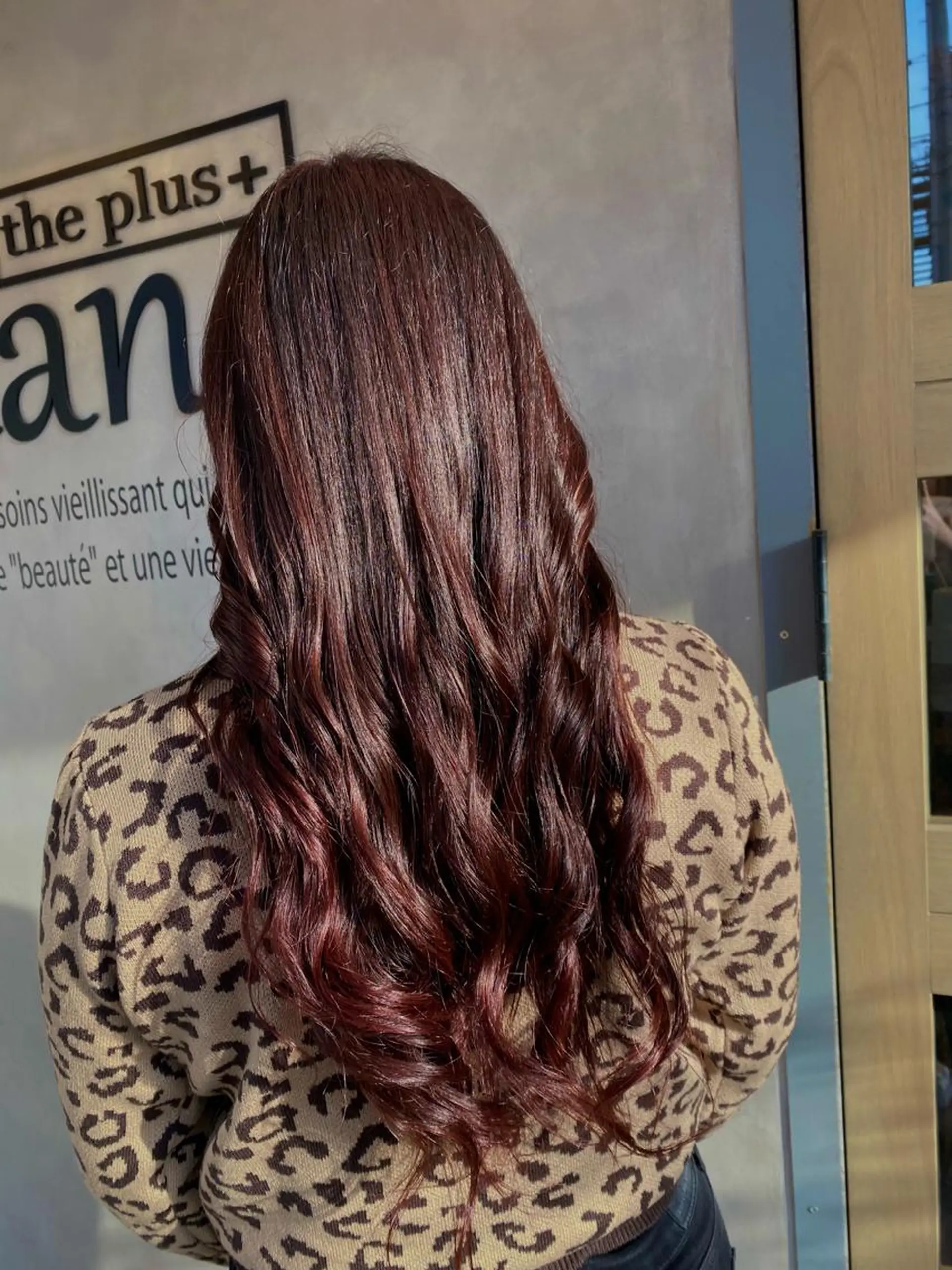 ロング 冨樫 真季のヘアスタイル