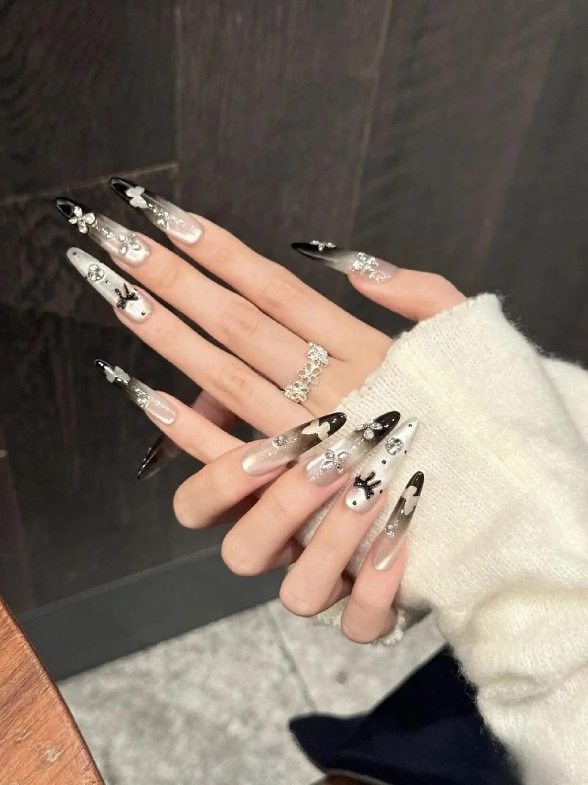 ネイル 長さ出し フレンチネイル グラデーション 卒業式 マグネットネイル ハンドネイル MIHANA YUKIのネイルデザイン