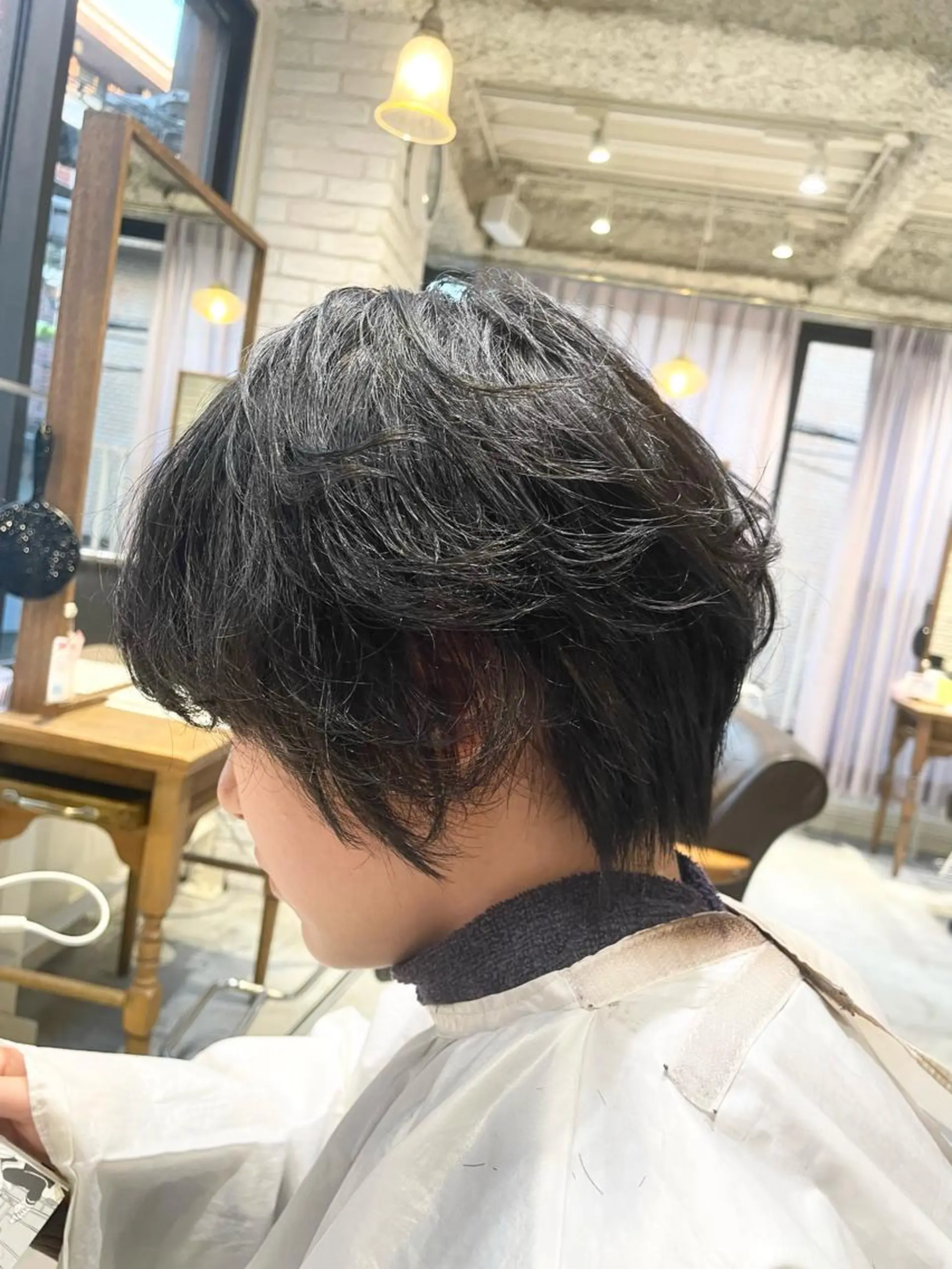 ショート カラー パーマ アッシュ 柳井 準平のヘアスタイル