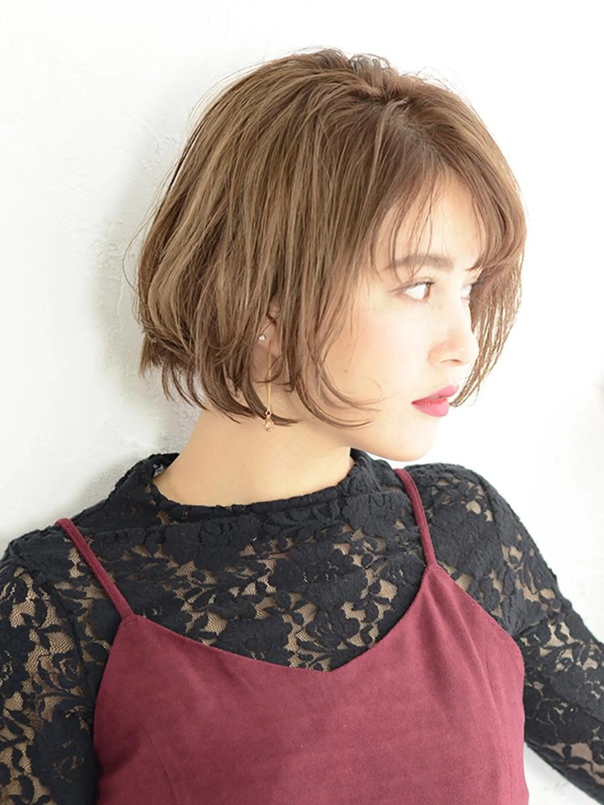 ミディアム カラー ボブ ブリーチ/ハイトーン SERINAのヘアスタイル