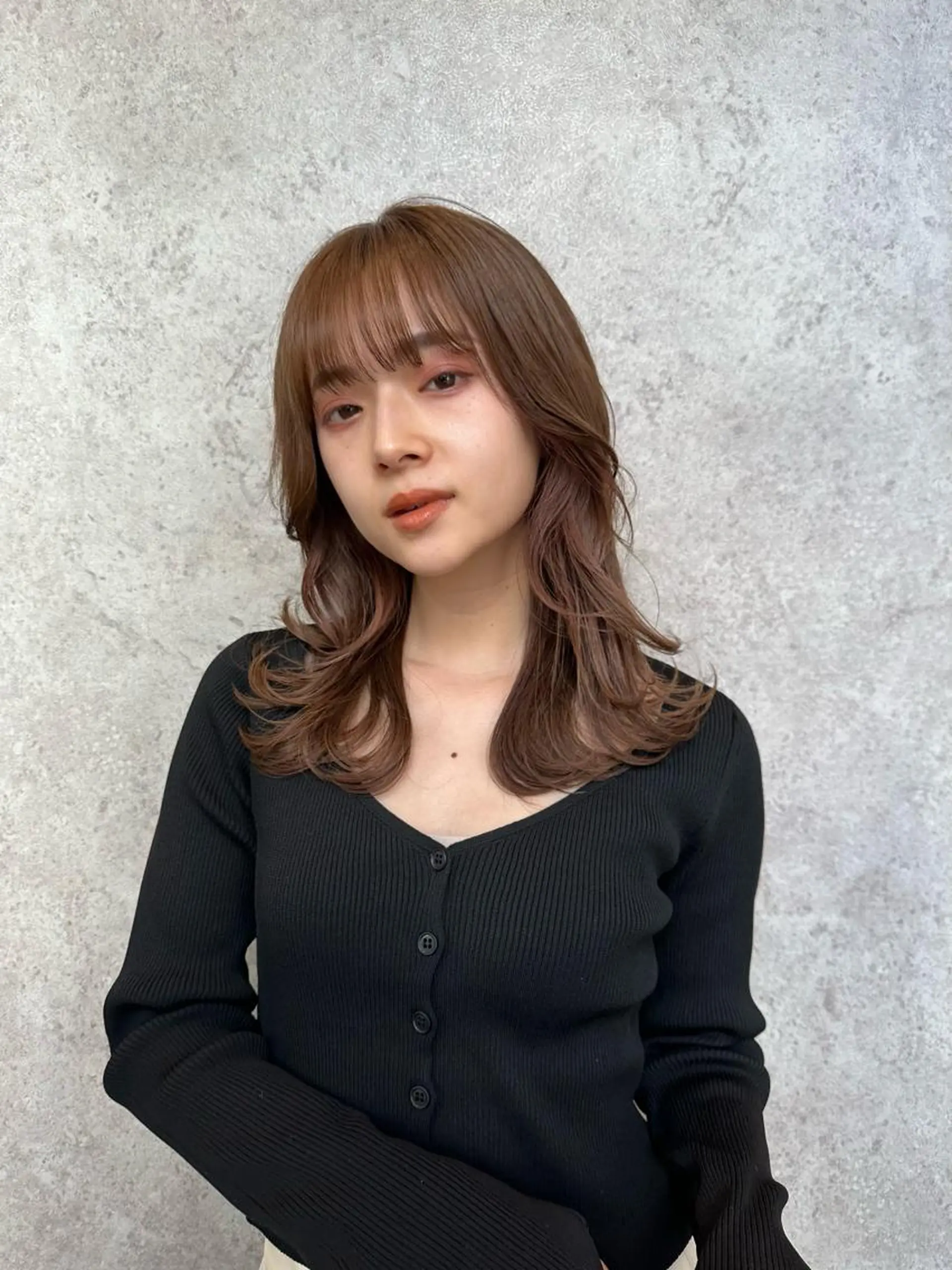 ミディアム パーマ ミディアムパーマ 顔周りカット 髪質改善 韓国風ヘア レイヤーカット カット 大人レイヤー×艶髪 小久保　春暁のヘアスタイル