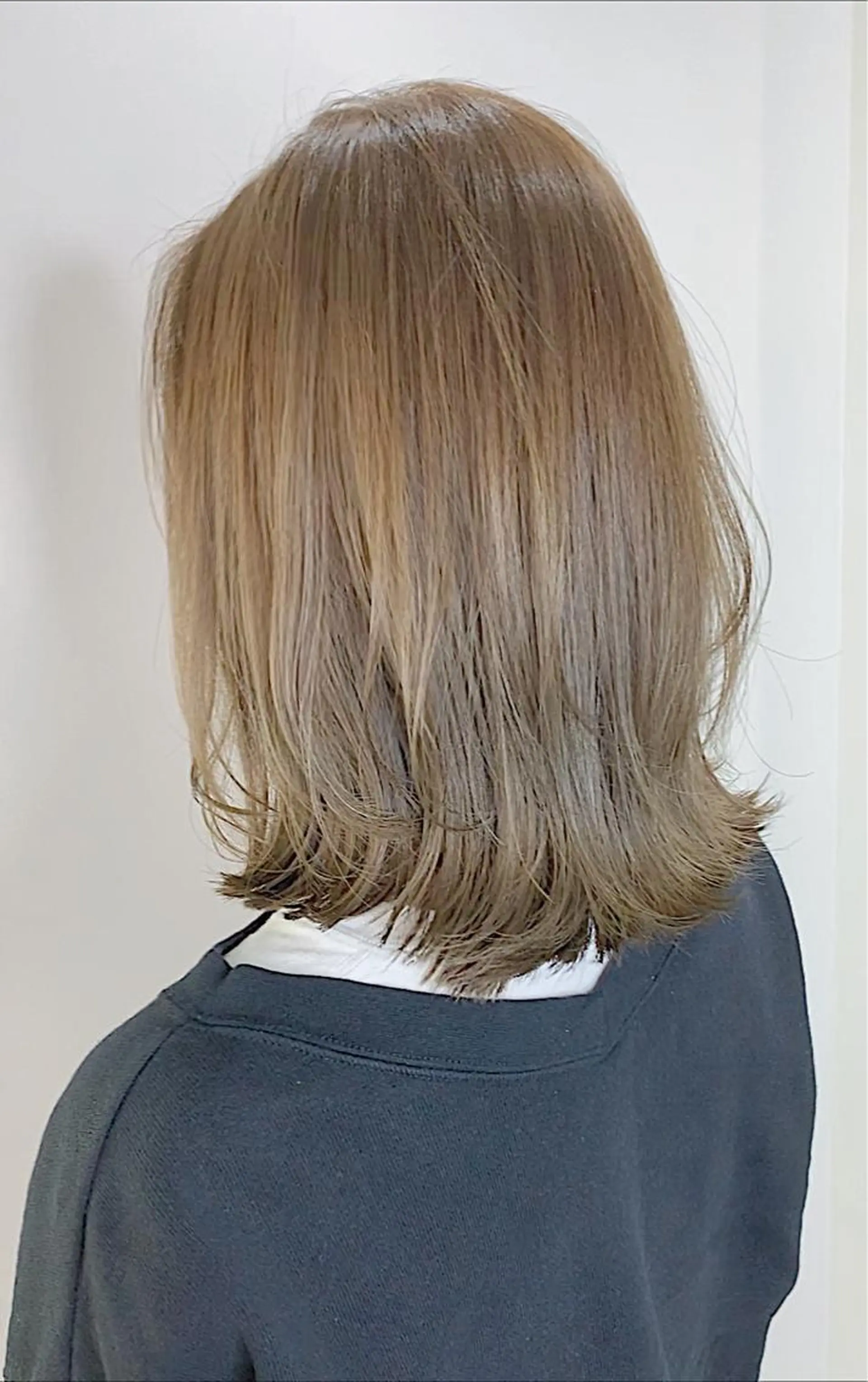 ミディアム カラー ヘアアレンジ ミディアムパーマ アディクシーカラー ベージュカラー グレージュ ハイライトカラー カット ヘアカラー トリートメント ヘッドスパ ヘアセット レイヤーカット/艶髪 🎀笠原 優花🎀のヘアスタイル