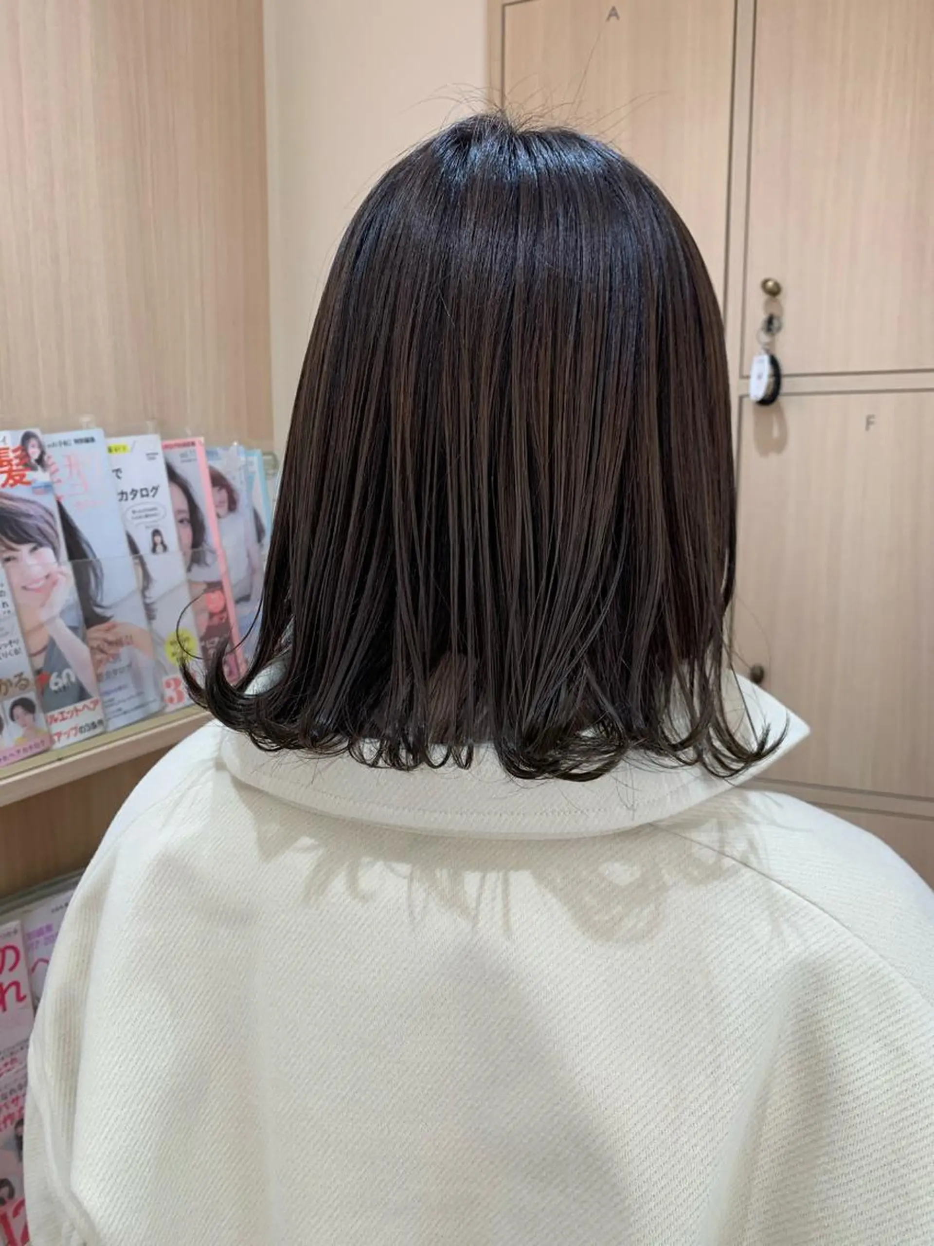 ショート カラー ヘアカラー トリートメント 店長ハイトーンカラー 柞山史奈のヘアスタイル