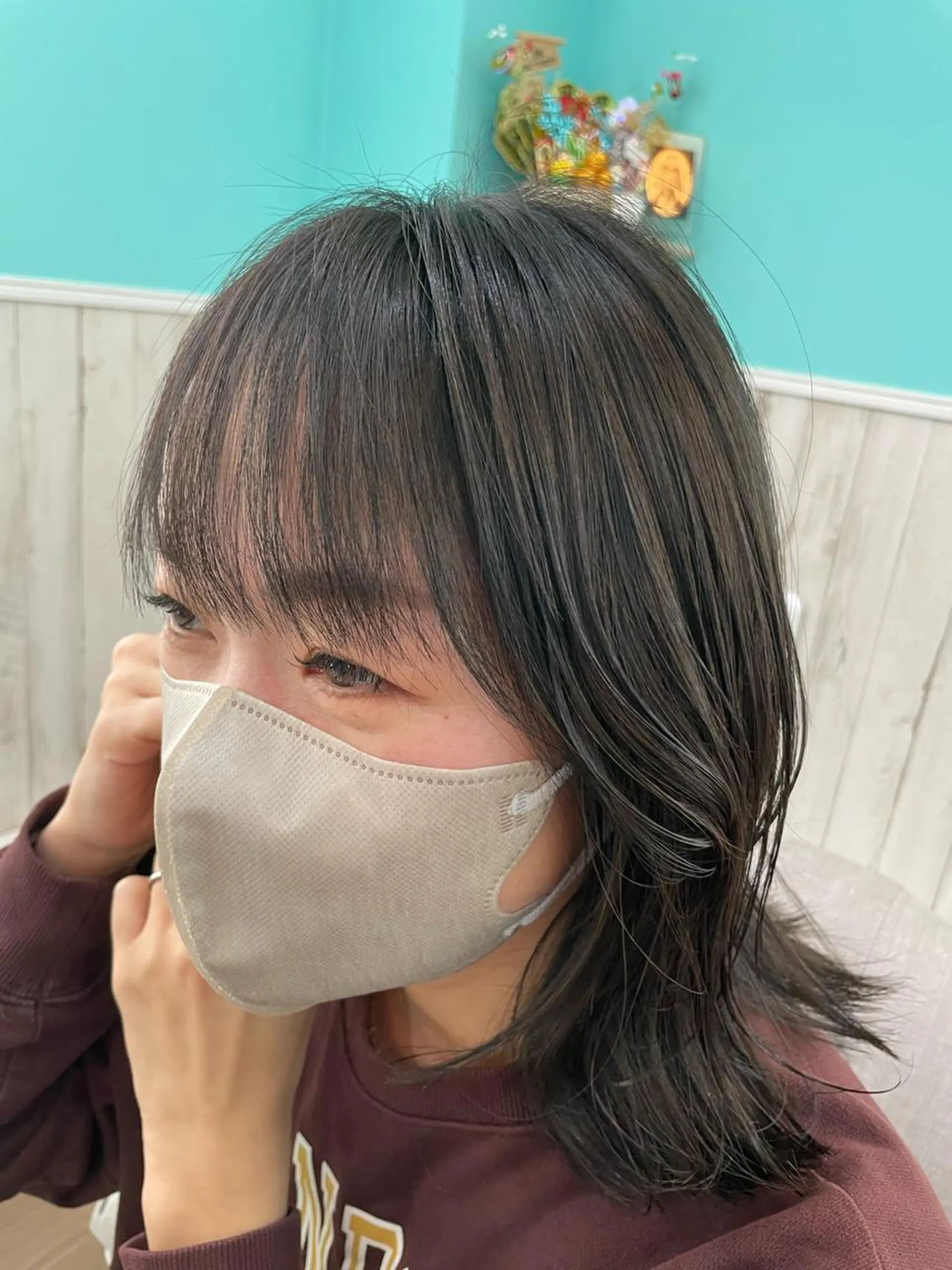 セミロング ハイライト ヘアカラー トリートメント 🐆アンドウ チカコ🦓のヘアスタイル