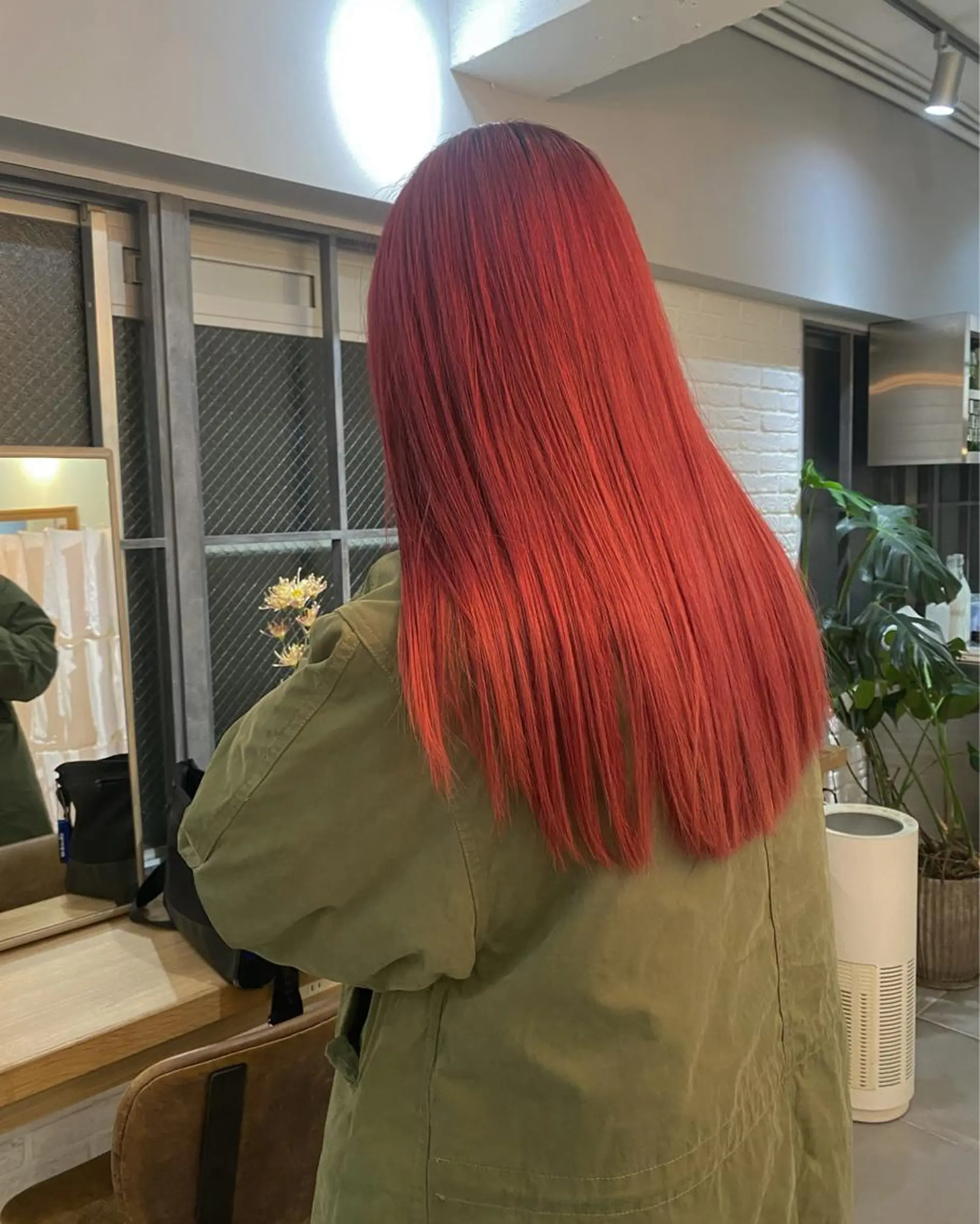 カラー ブリーチ ボルドーカラー レイヤーカット/栄/ 顔周り/キトウモエノのヘアスタイル