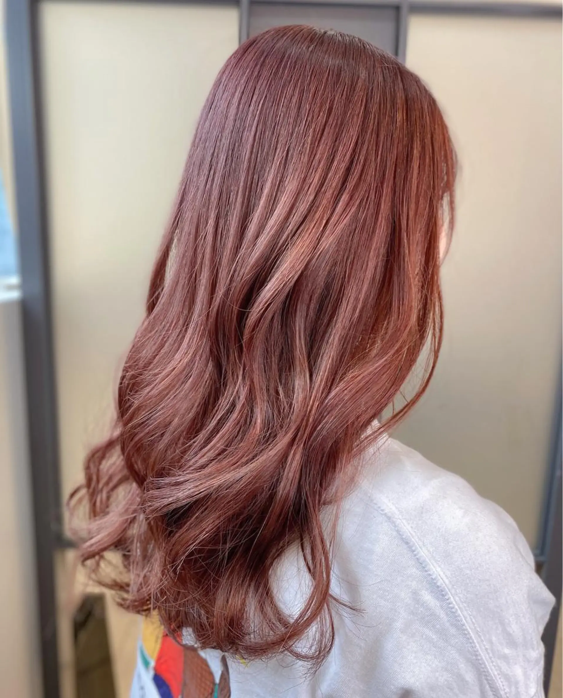 セミロング カラー ブリーチ ピンクカラー 【透明感、艶髪】西村 有司のヘアスタイル