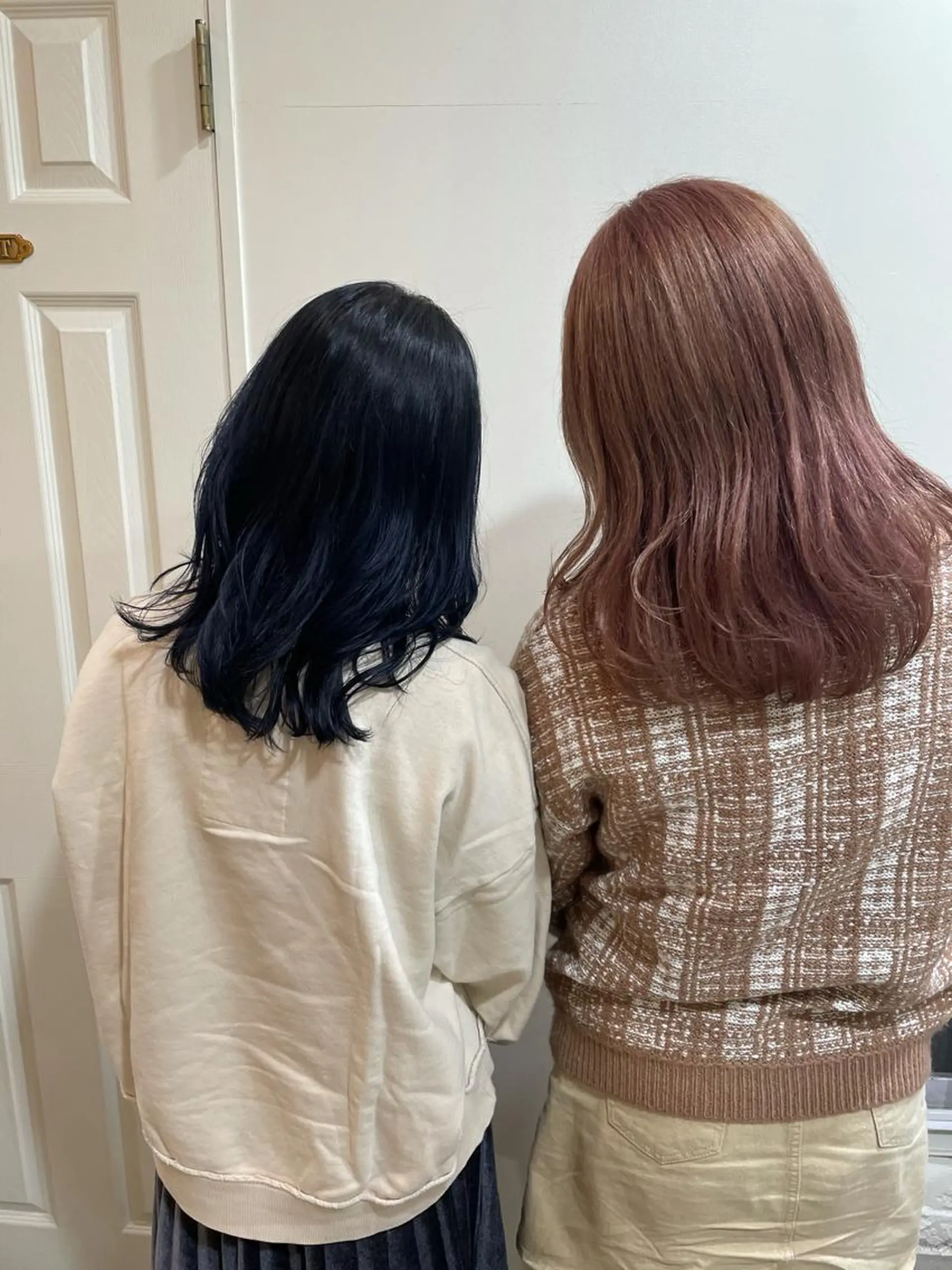 ミディアム カラー カット ヘアカラー トリートメント MIOベージュカラー 柔らかいカラーのヘアスタイル