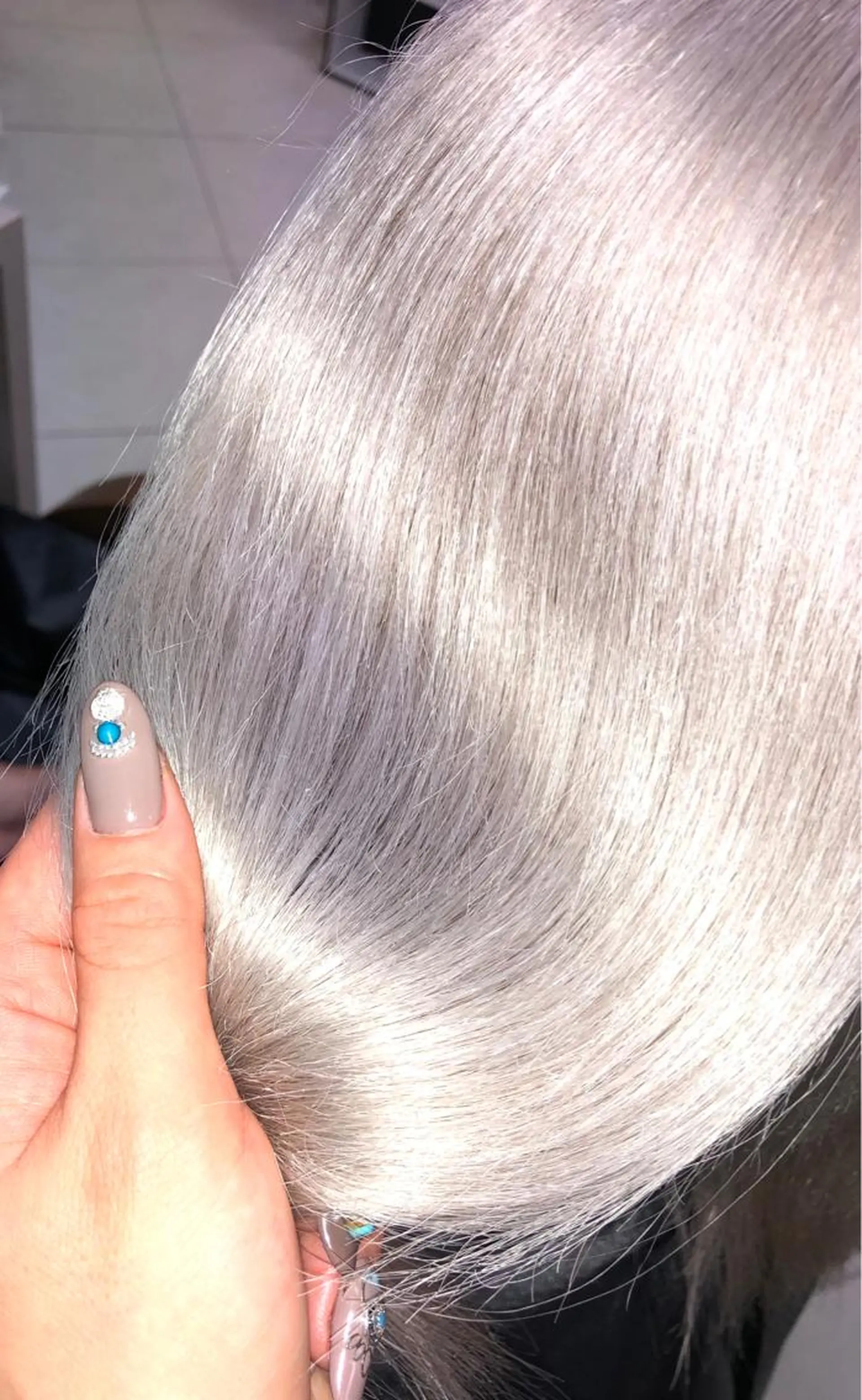 セミロング カラー ヘアカラー トリートメント MAKO ❤️‍🔥NEXTのヘアスタイル