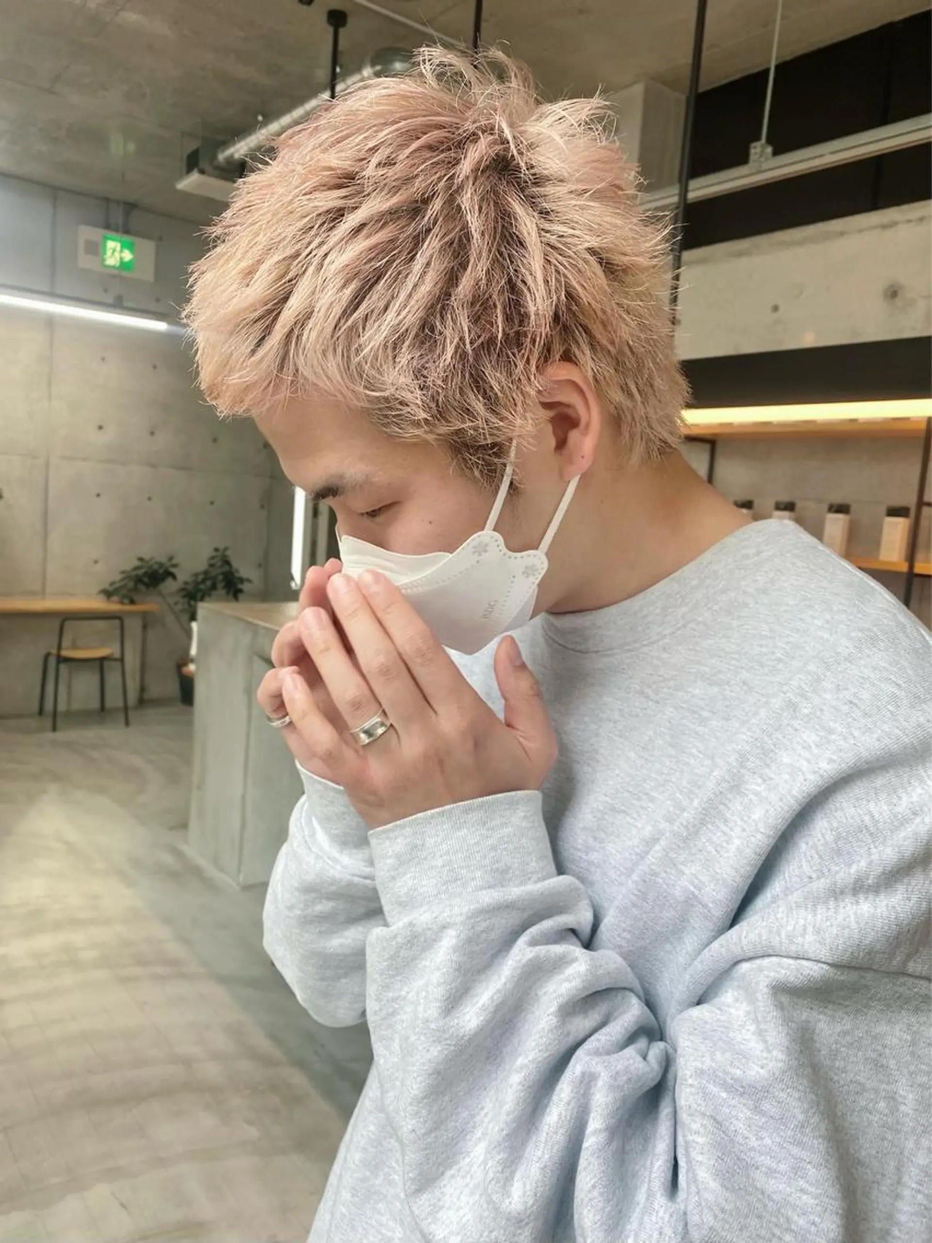 ショート カラー メンズ メンズブリーチ ベージュカラー ブリーチ ピンクカラー ピンクベージュ son hair HIROEのヘアスタイル