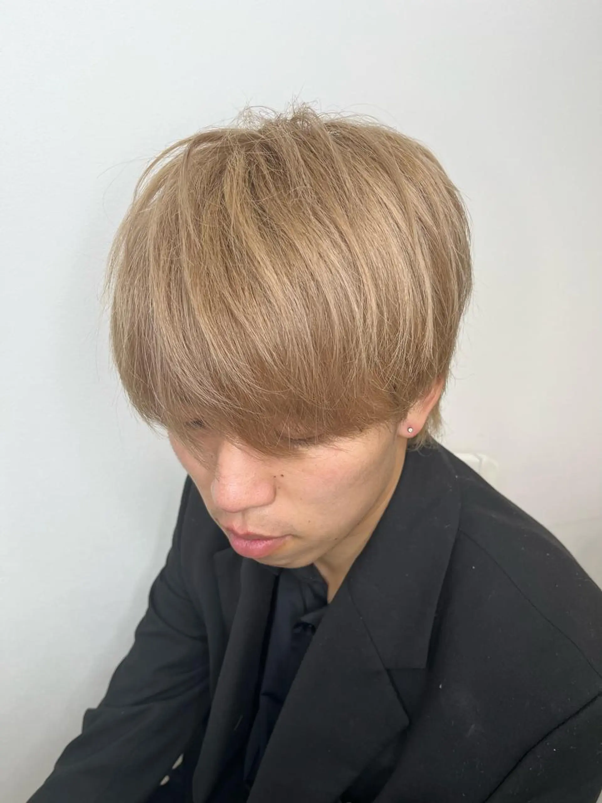 カラー メンズ ベージュカラー ミルクティーベージュ メンズカットカラー 心斎橋/松平和樹のヘアスタイル