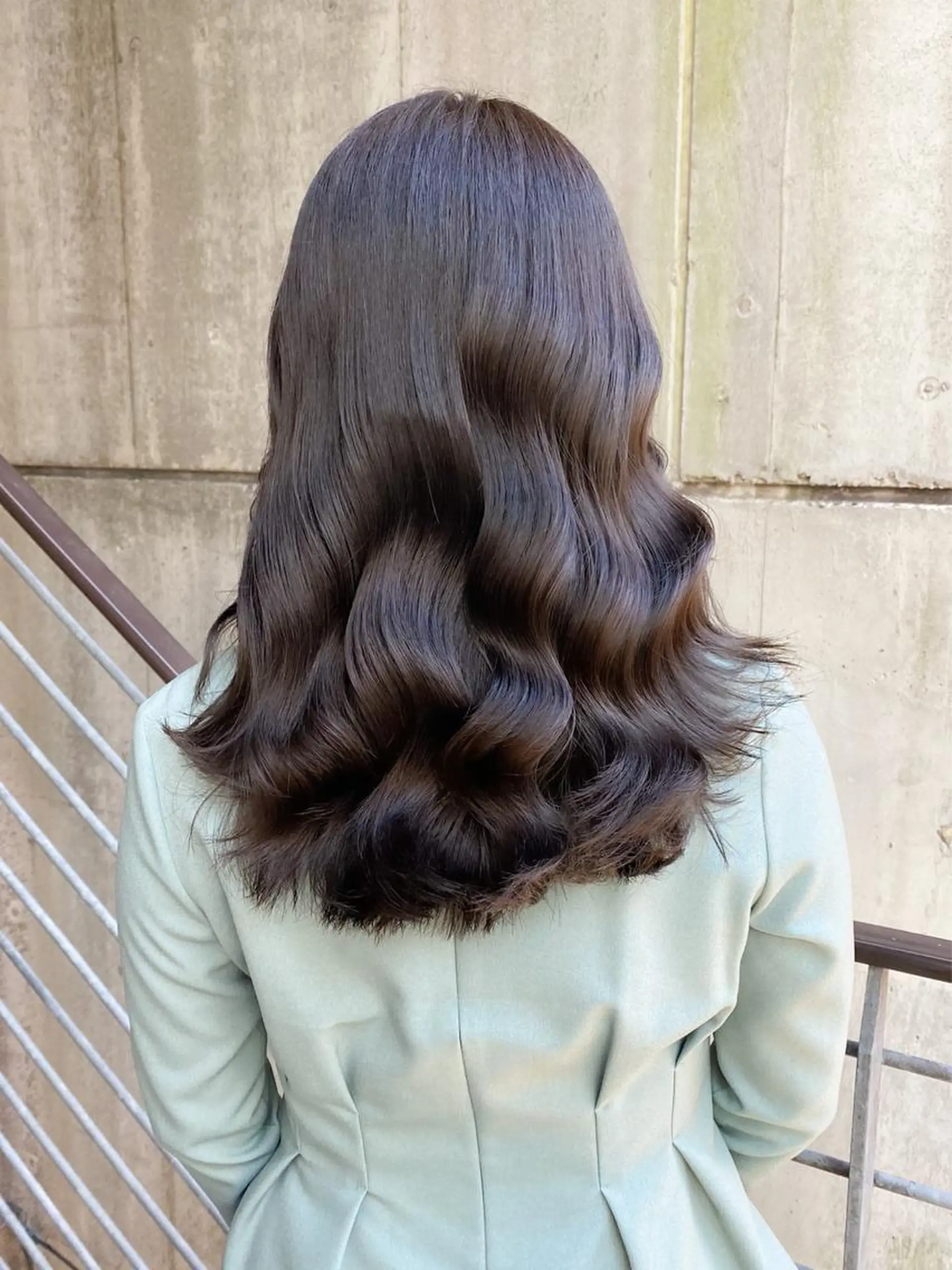 セミロング カラー ベージュカラー ブリーチ 透明感カラー ハイトーンカラー ハイトーンベージュ ヘアカラー ness🎖️ カミカリスマ受賞のヘアスタイル