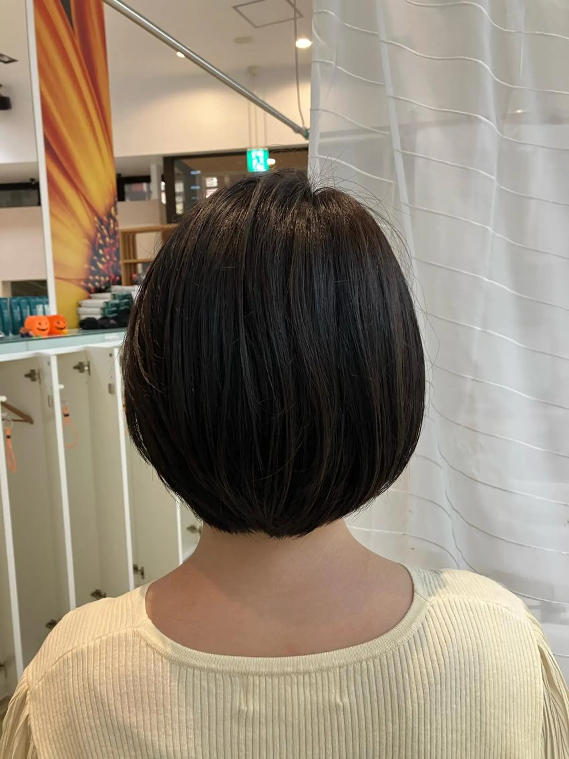 ショート カラー ヘアカラー 生田 比奈のヘアスタイル
