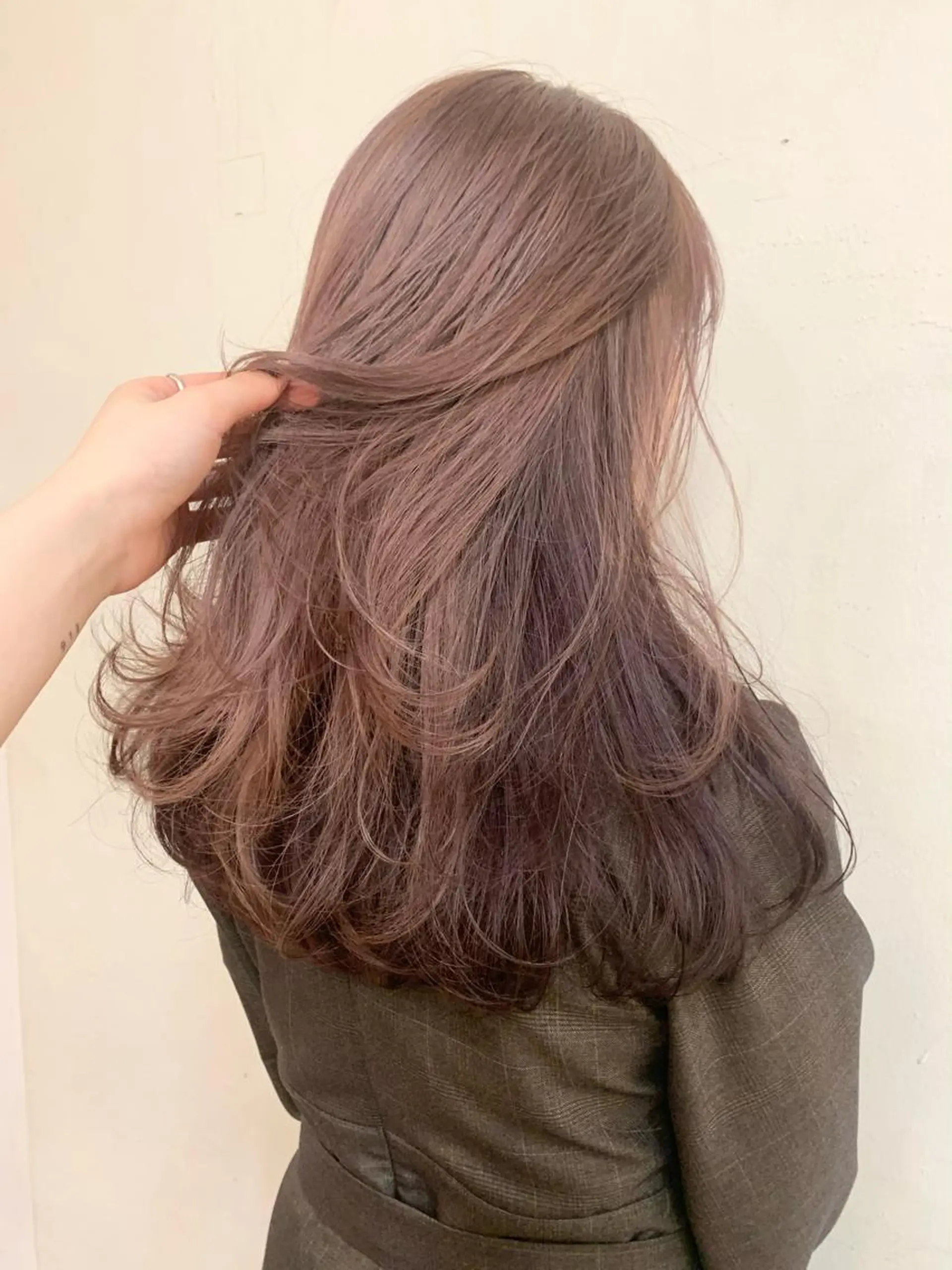 ロング アッシュ 外国人風カラー ハイライト レイヤーカット ウルフカット 🫧ハイトーン✨格安 より質💐マンツーマのヘアスタイル