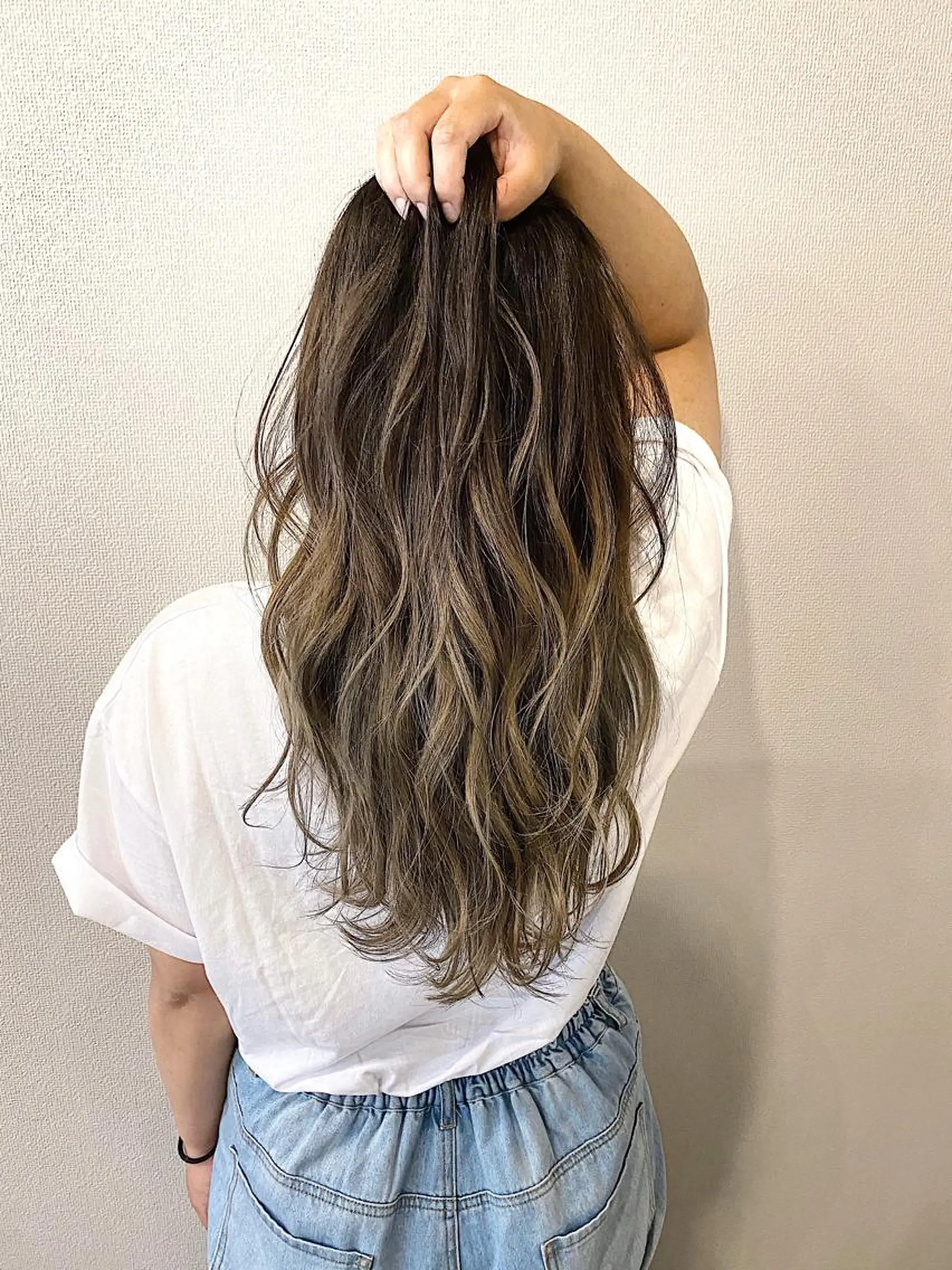 ロング カラー バレイヤージュ 外国人風カラー レイヤーカット カット ヘアカラー トリートメント 山口 浩之のヘアスタイル