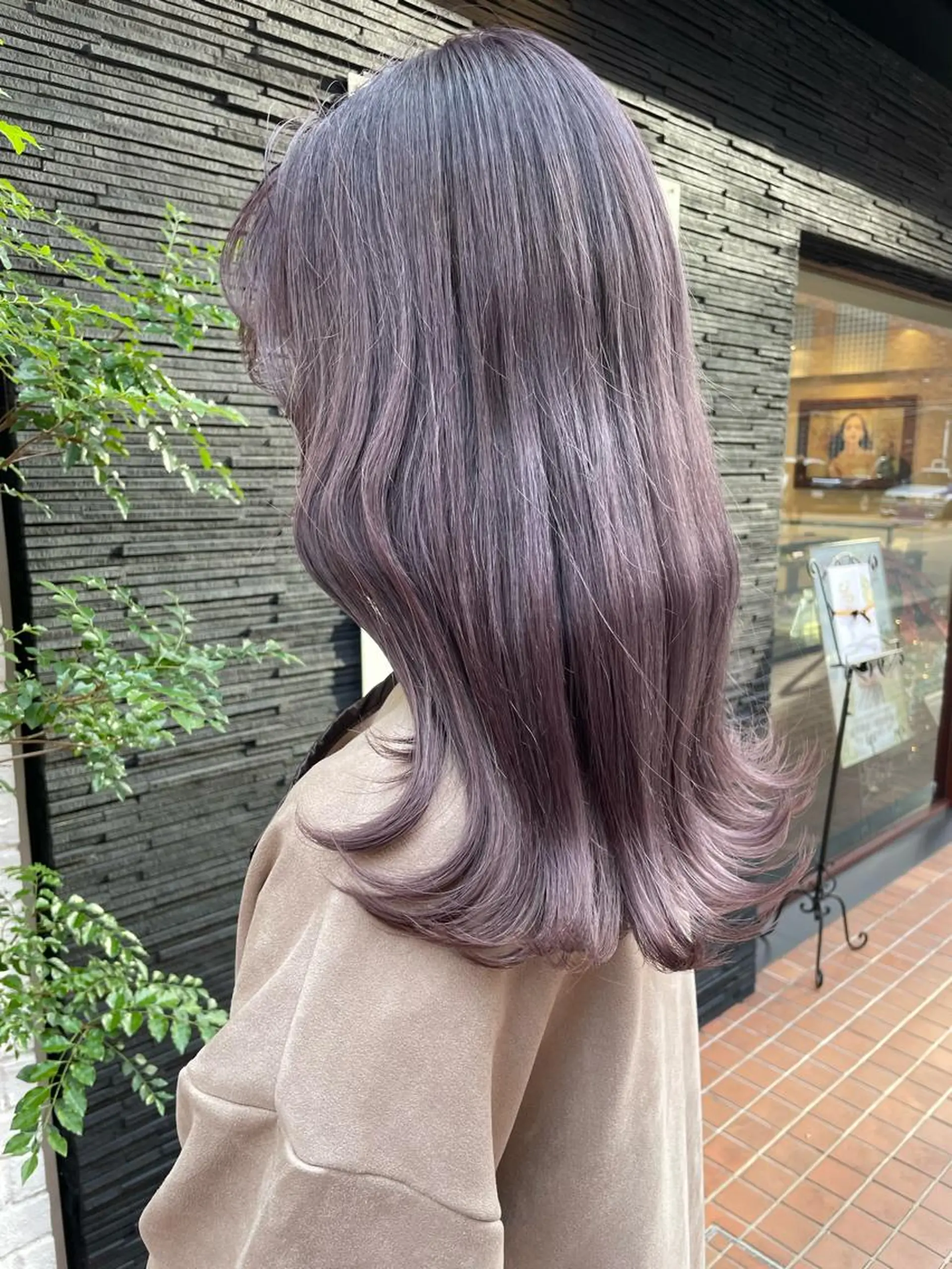 セミロング 縮毛矯正 VEGA天神 ブリーチのヘアスタイル