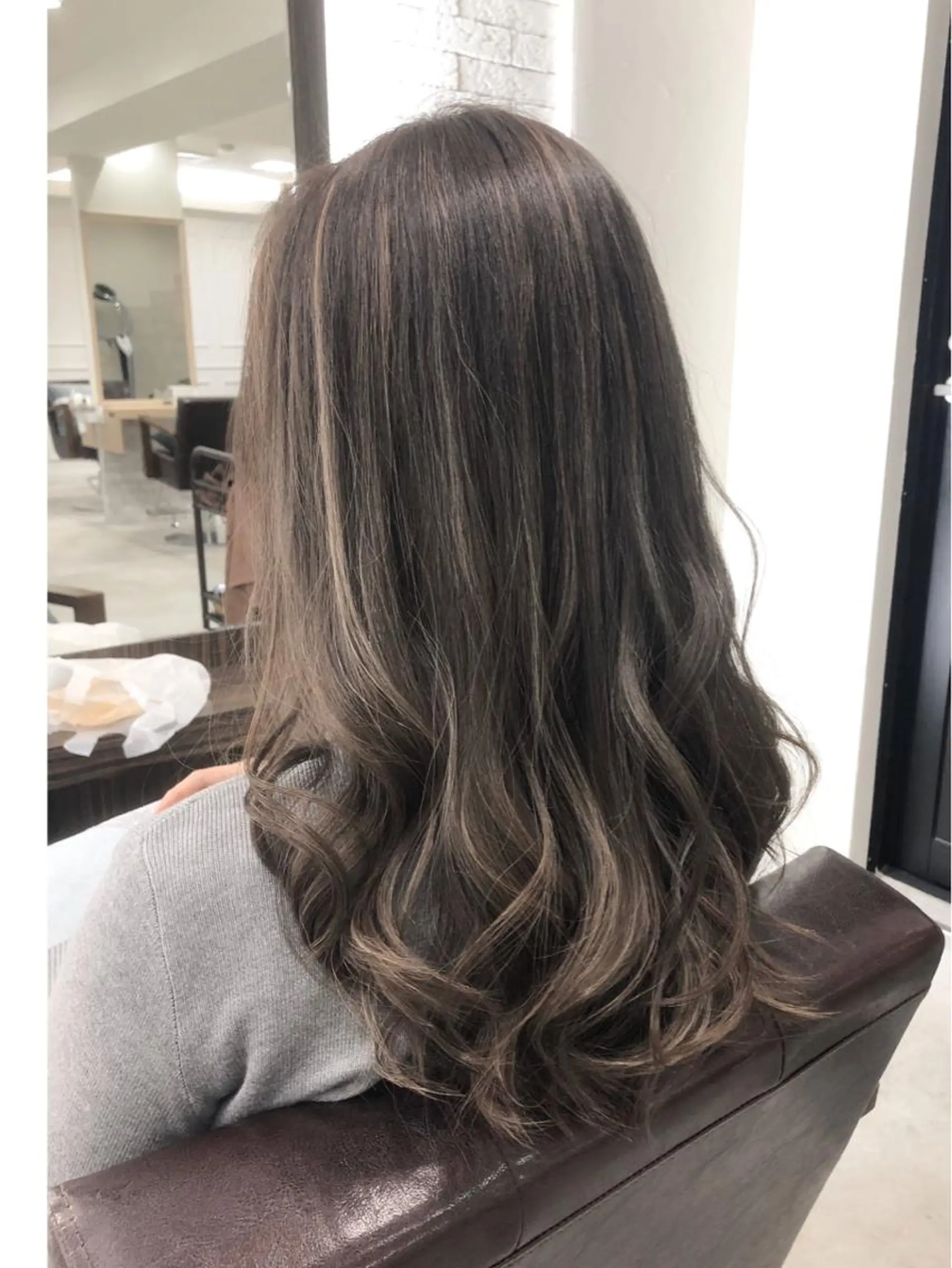 ミディアム カラー ブラウンカラー ハイライトカラー ハイライト Zina 難波所属・YUDA 湯田のヘアスタイル