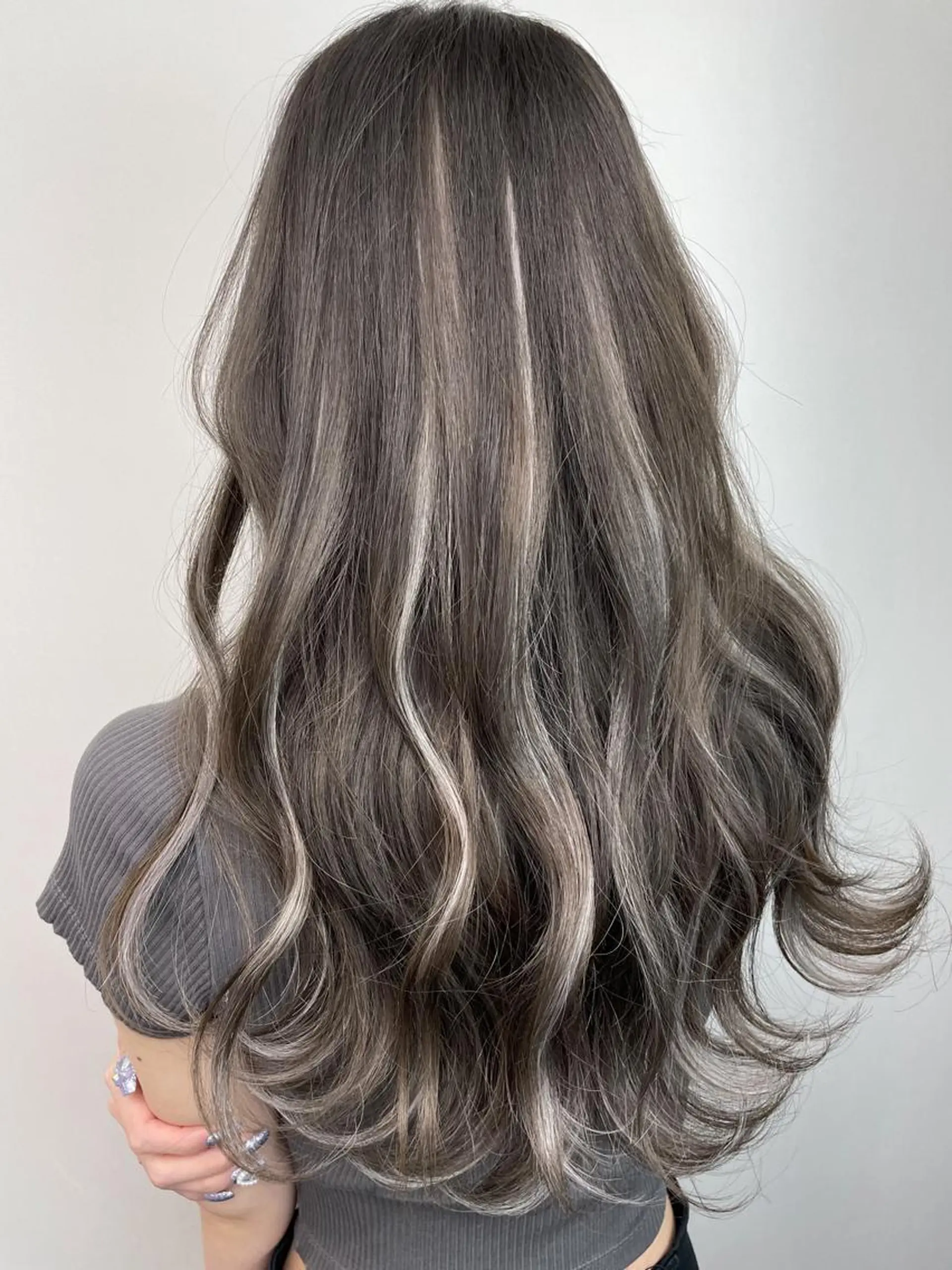 ロング カラー シールエクステ バレイヤージュ ミストバング ブリーチ ダブルカラー ヘアカラー トリートメント 【KIRA 代表】 TATSUYAのヘアスタイル