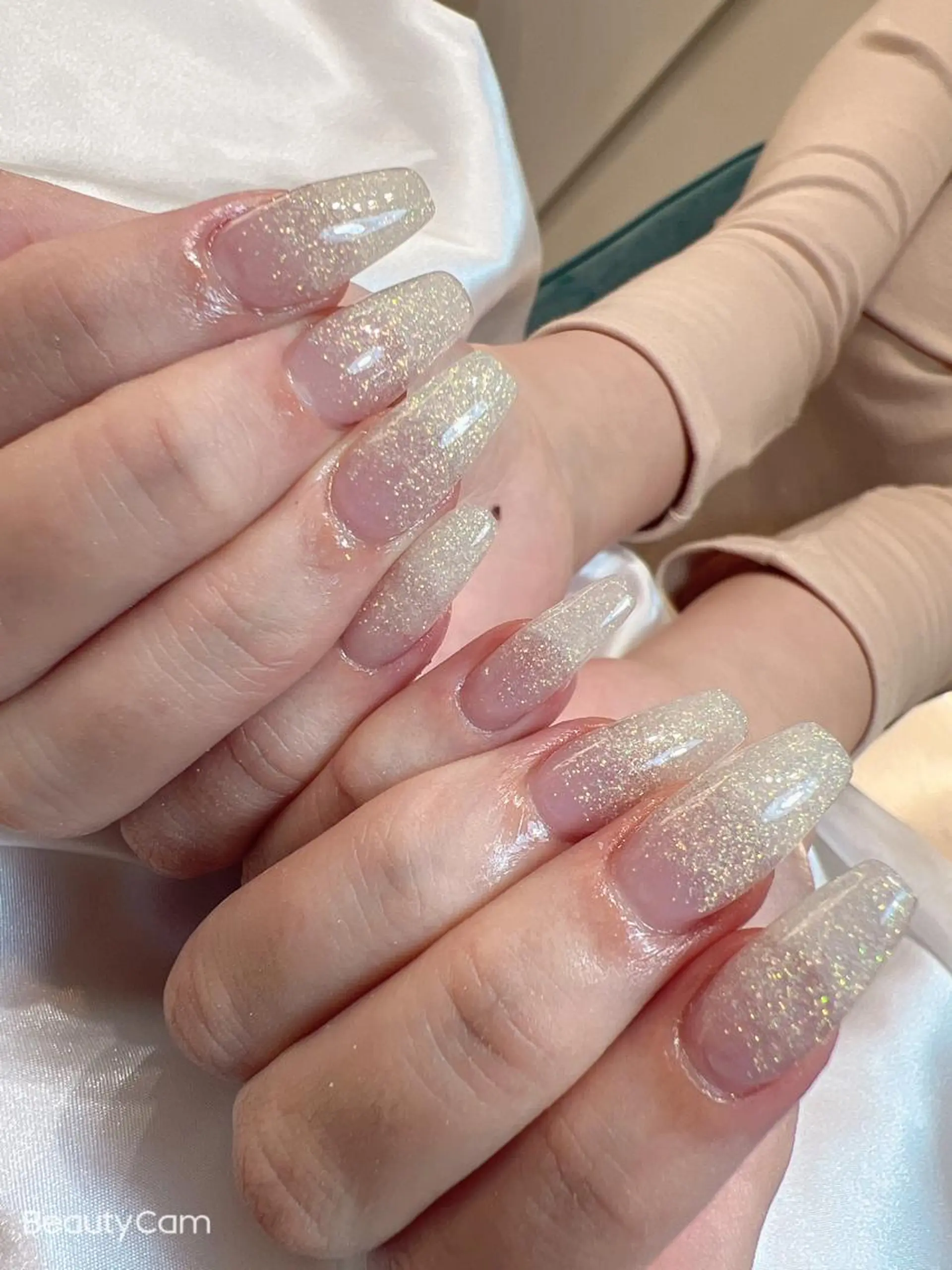 ネイル グラデーション ラメ(グリッター) ラメグラデーション スカルプネイル bijou nails　蓮のネイルデザイン