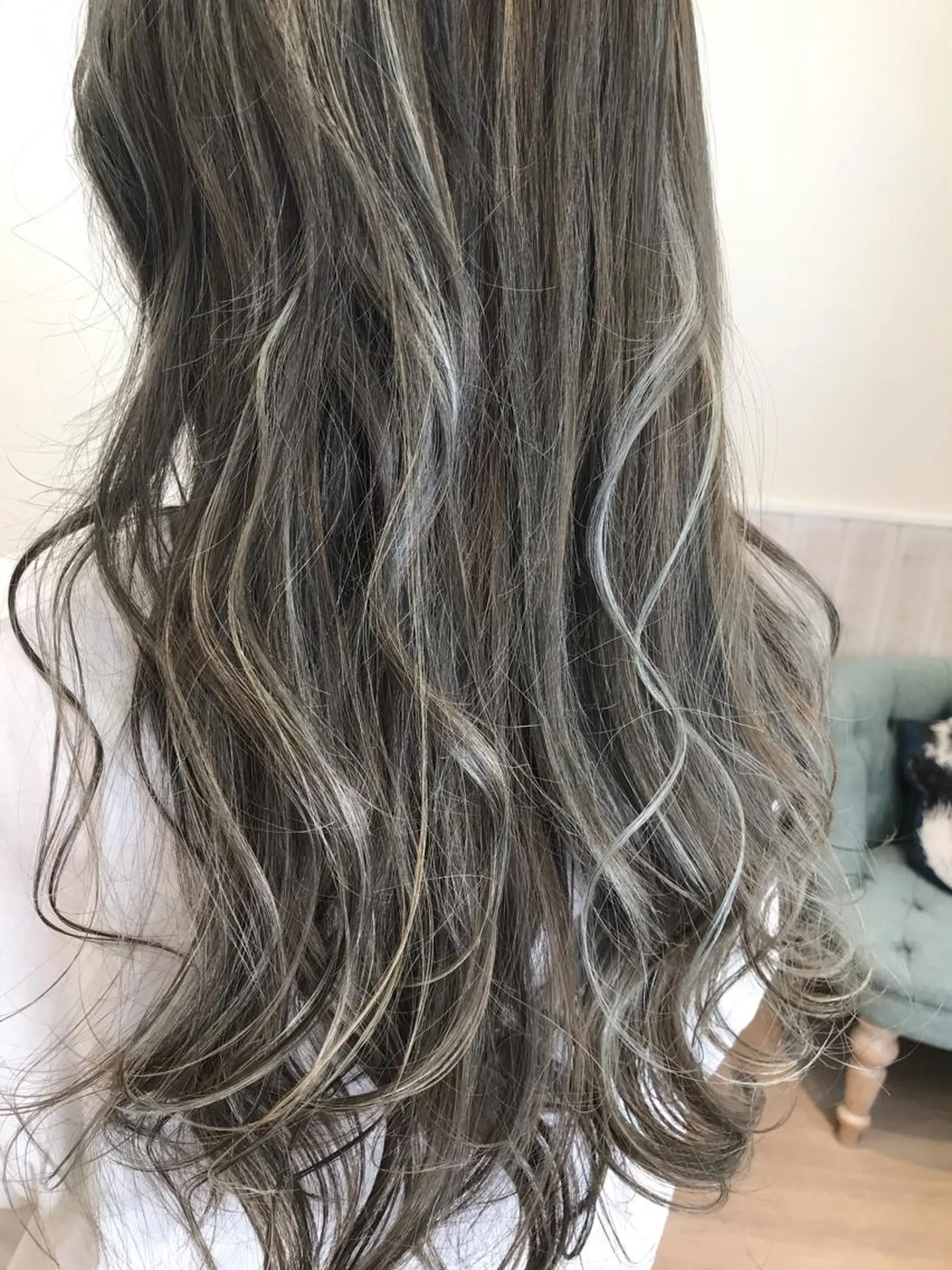 ロング カラー にしだ まりえのヘアスタイル