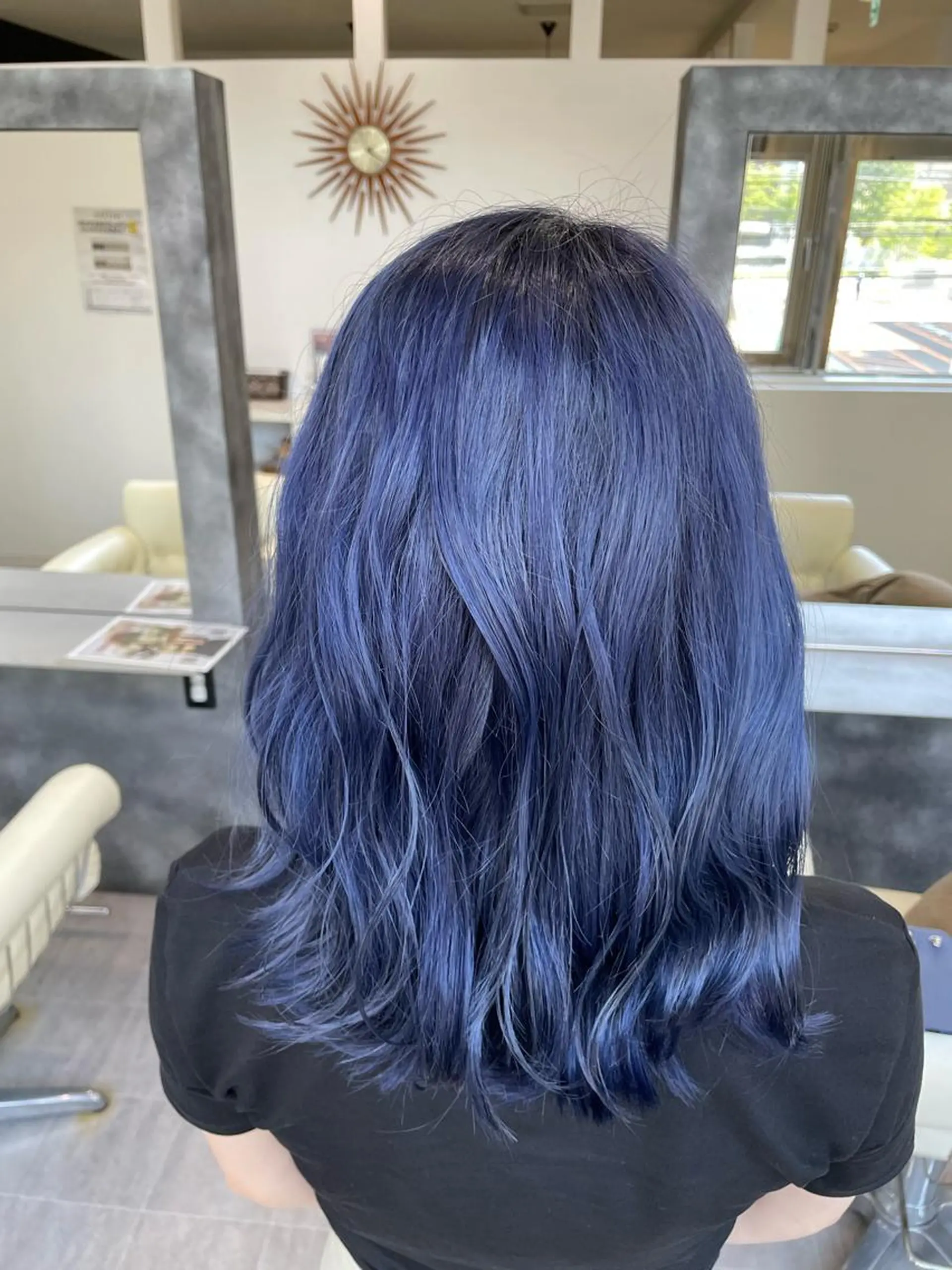 セミロング カラー ブルーカラー ネイビーカラー Merlyosaka 早川未来のヘアスタイル