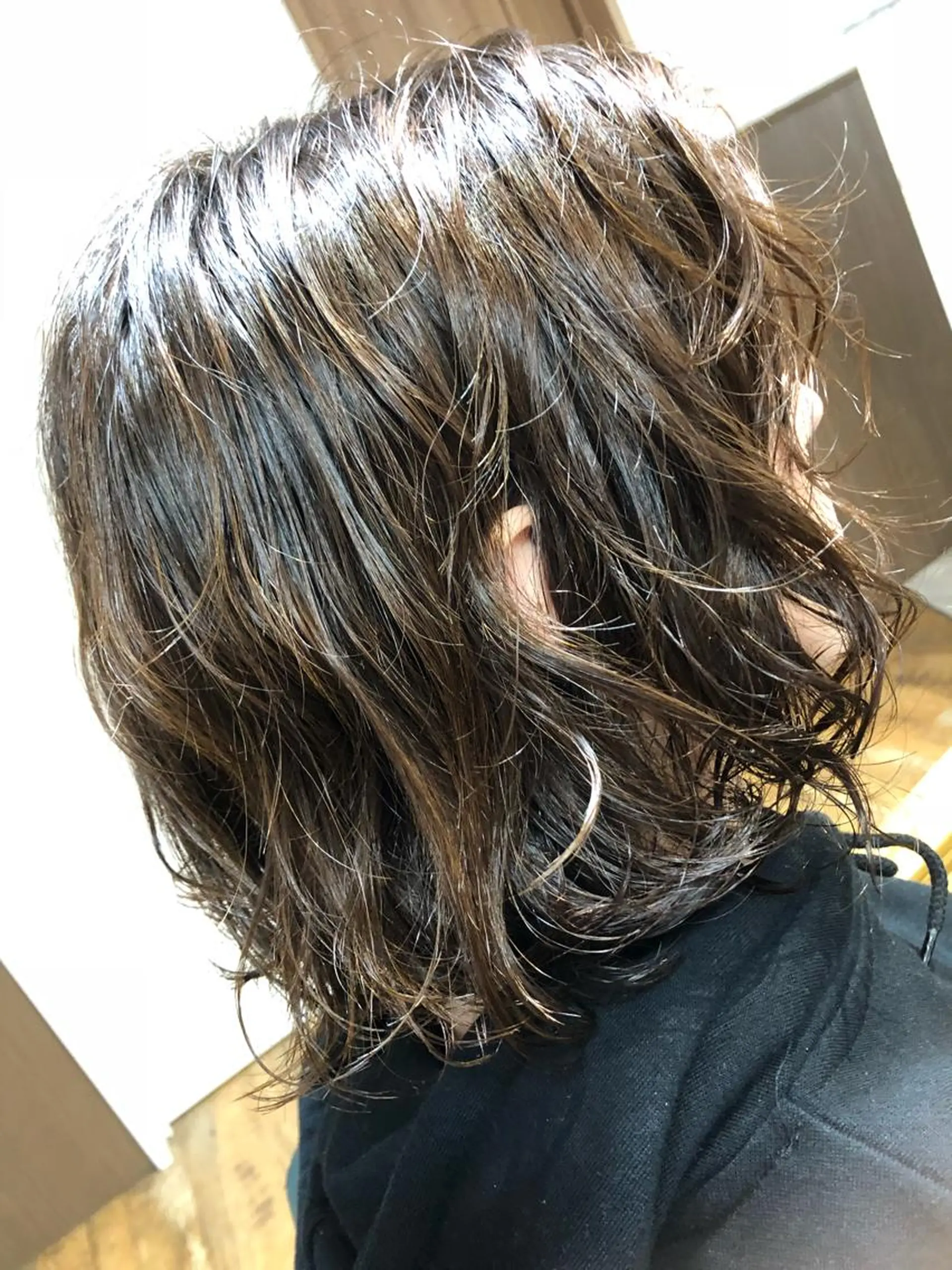 ミディアム パーマ ミディアムパーマ ニュアンスパーマ カット パーマ トリートメント SALOWIN me＋店所属・半個室サロン🫧 ササキアヤカのヘアスタイル