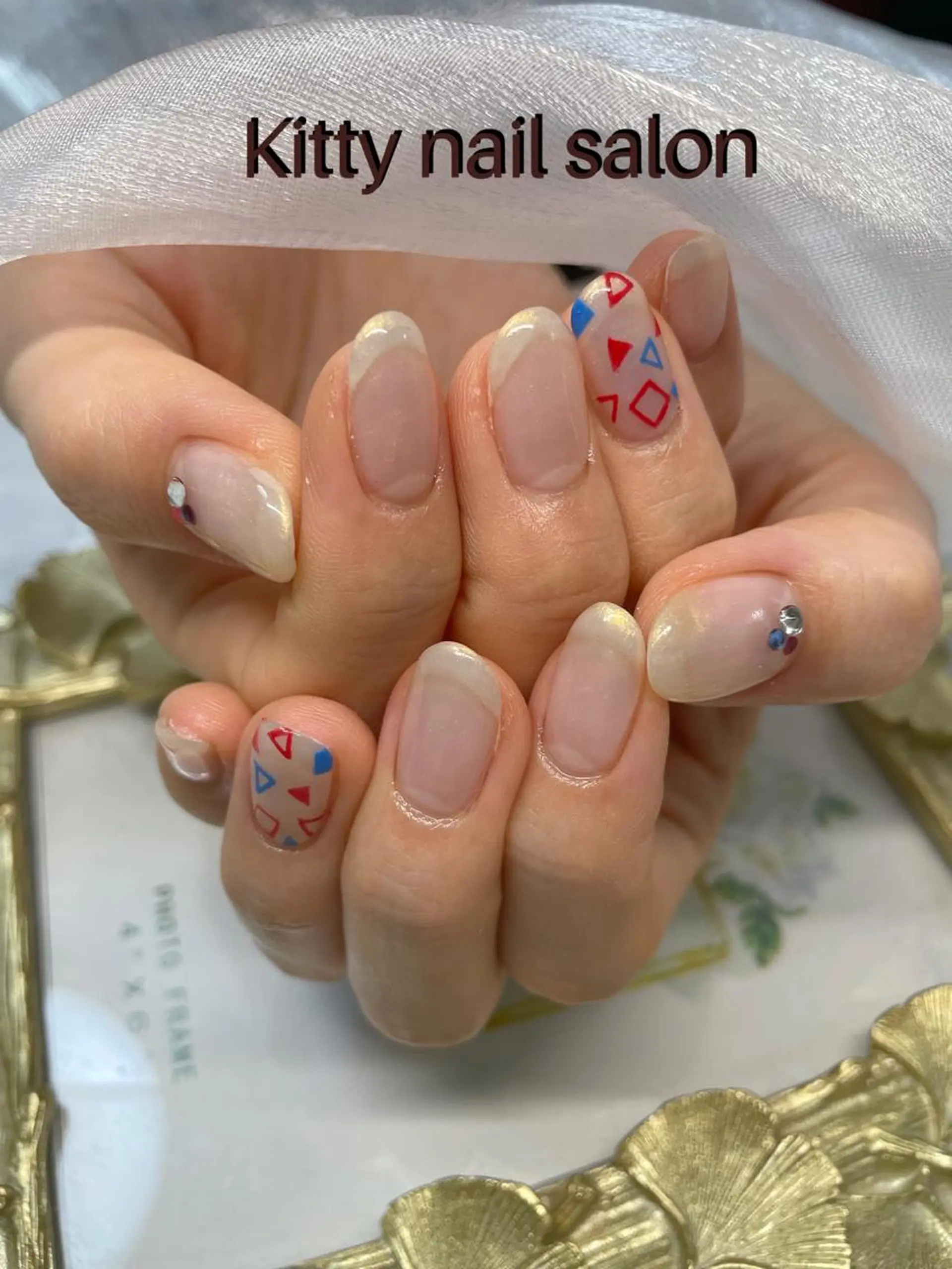 ネイル ストーンネイル kitty nail salonのネイルデザイン