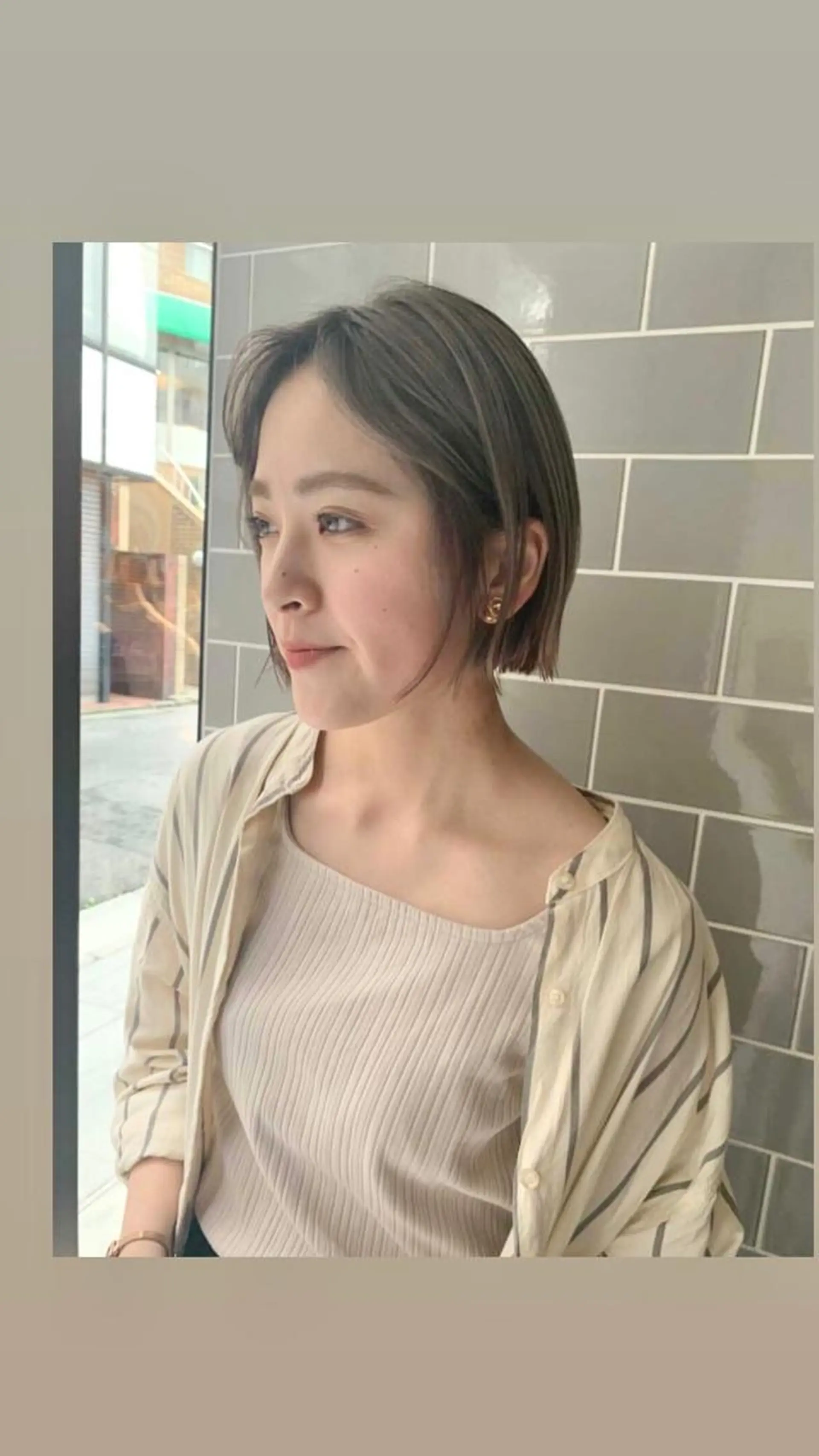 ショート カラー うる艶ヘア💐 艶ハイトーン💐彩夏のヘアスタイル