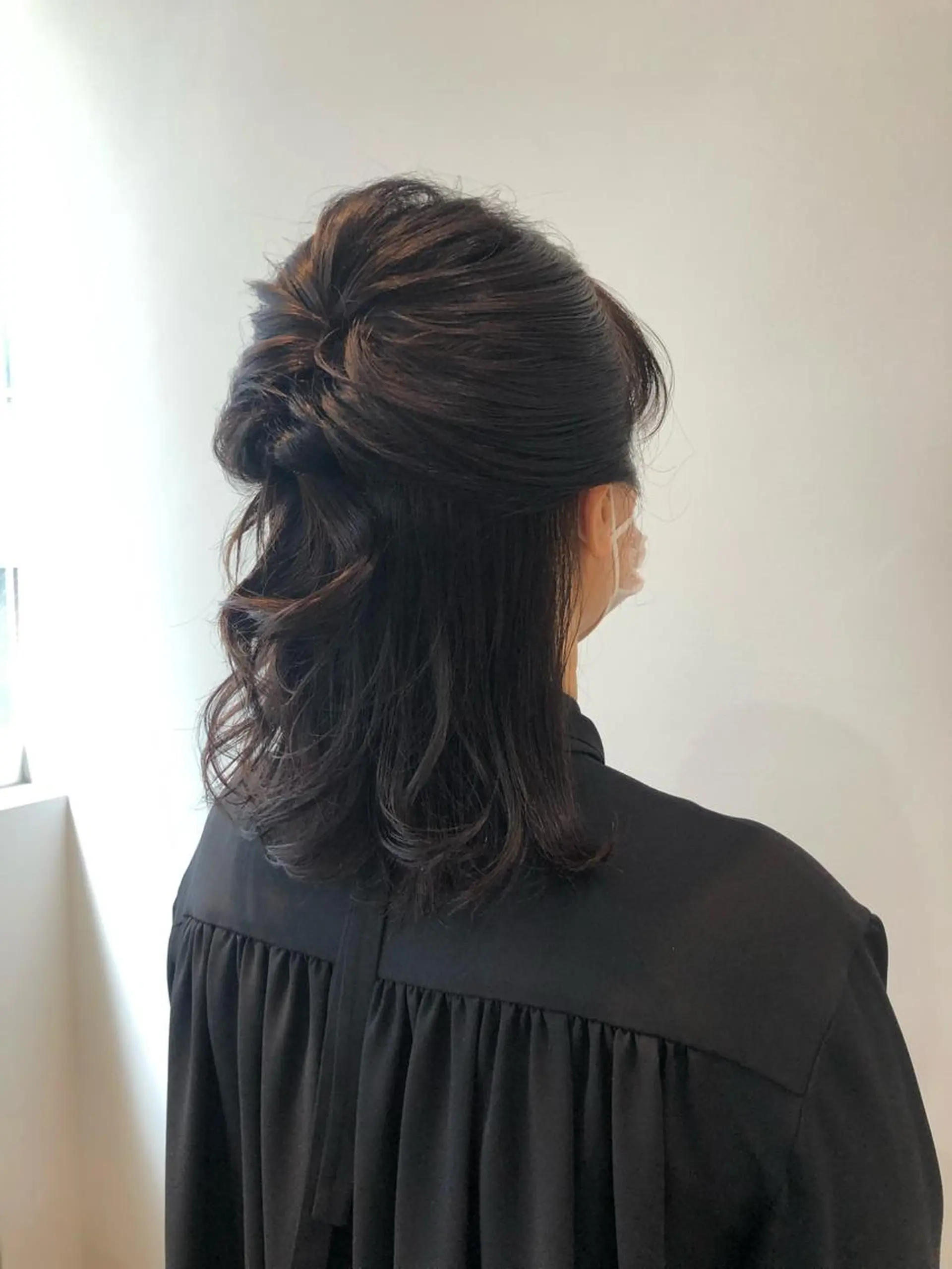 ミディアム カラー ヘアアレンジ マツエク・マツパ ハーフアップ 結婚式・ブライダル 結婚式・ブライダル 顔周りカット beautyessence都立大学所属・温熱ケア&まつパ 都立大学駅のエステ・リラクイメージ