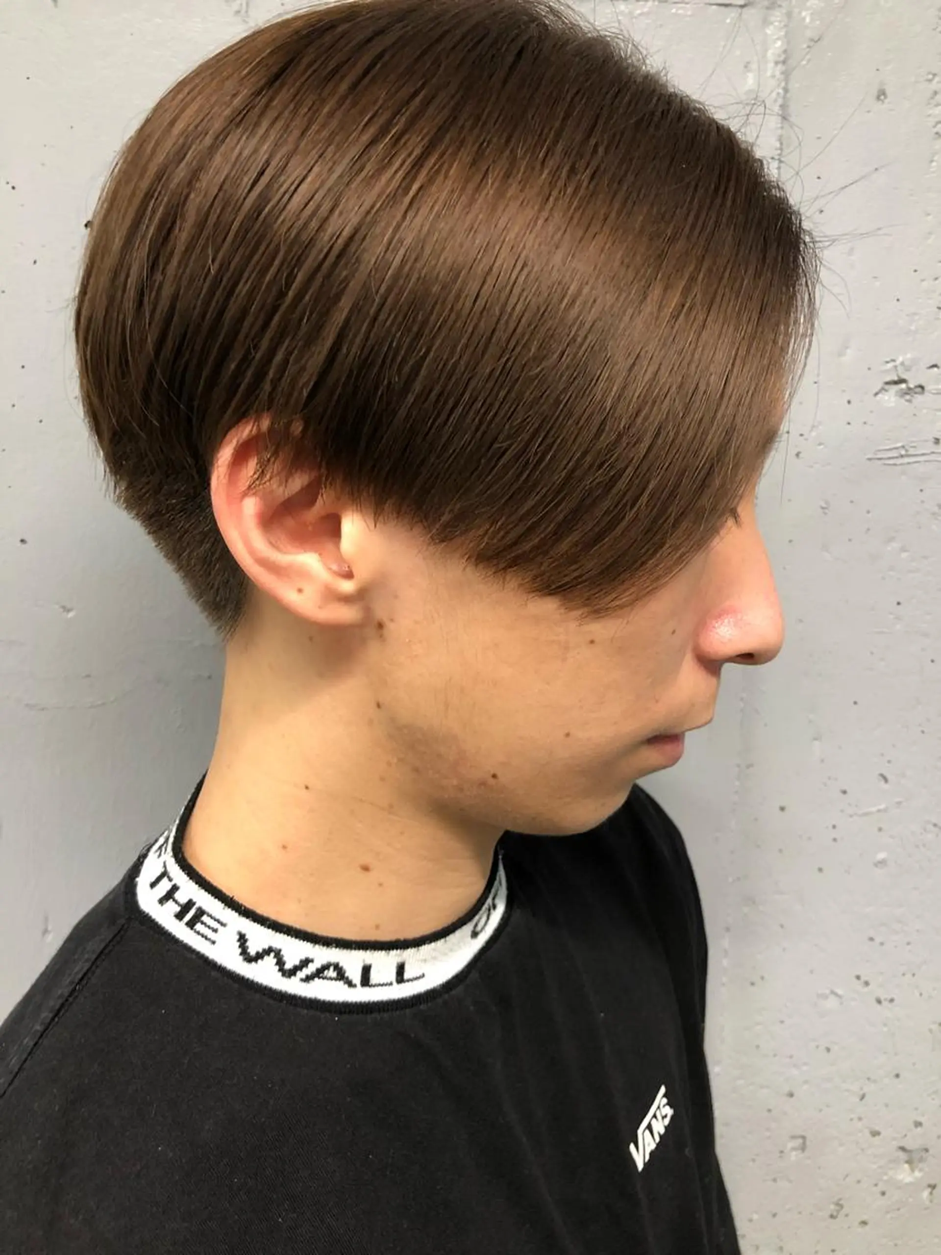 カラー メンズ 顔まわりレイヤー デザインカットのヘアスタイル