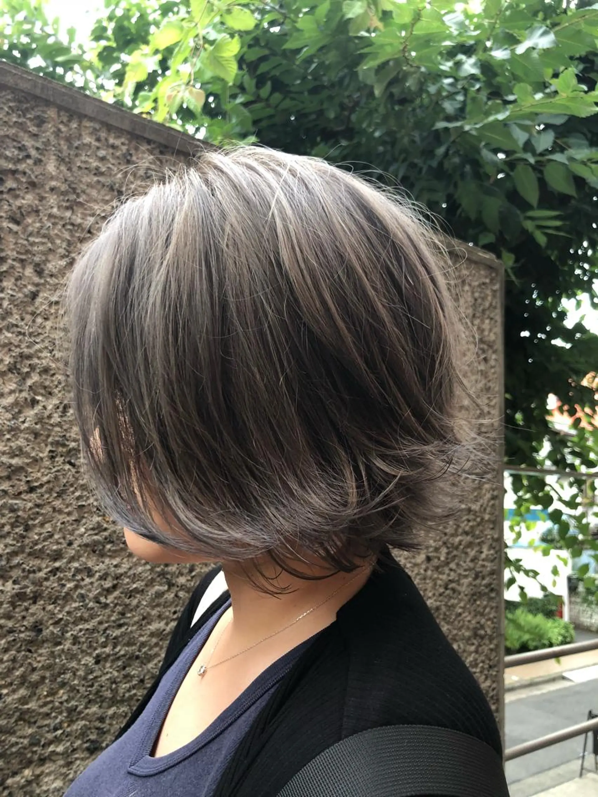 ショート カラー ヘアアレンジ アッシュ アッシュグレー ブリーチ 透明感カラー🤎 ゆりのヘアスタイル