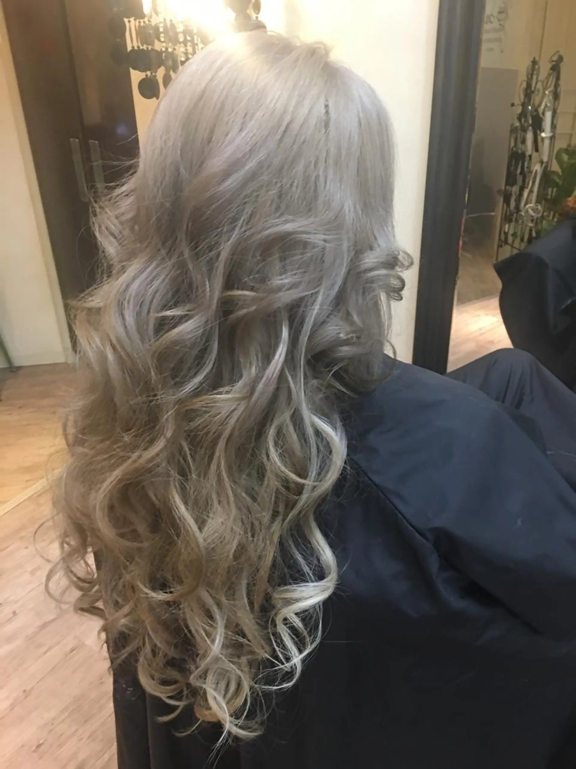 ロング カラー ダブルカラー エクステ ヘアカラー エクステ 鶴見 和美のヘアスタイル