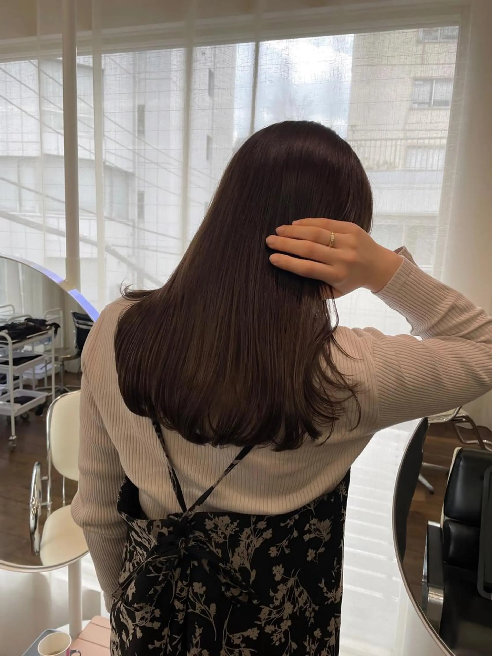 ロング カラー ブリーチ 透明感カラー ダブルカラー グレージュ ブリーチなしカラー トリートメント レイヤーカット🎀 kanaのヘアスタイル