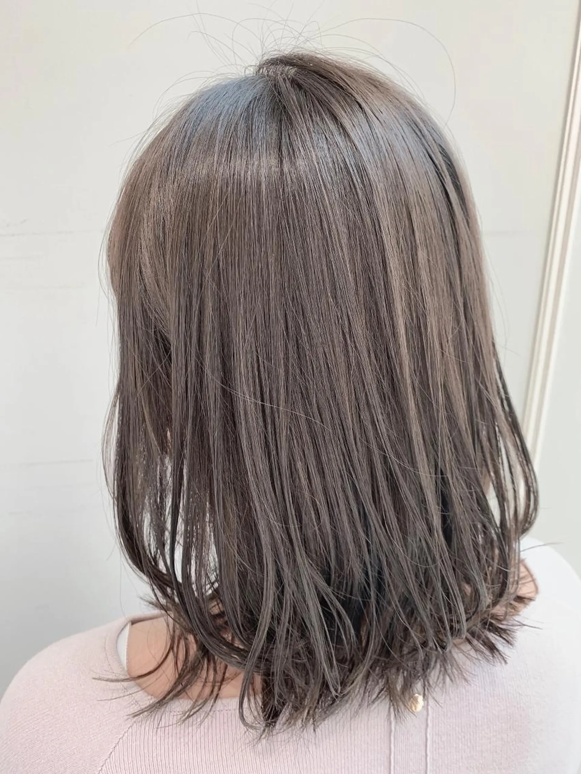 ミディアム カラー ブリーチ グレージュ ヘアカラー トリートメント 🦖鶴岡 香純🦖のヘアスタイル