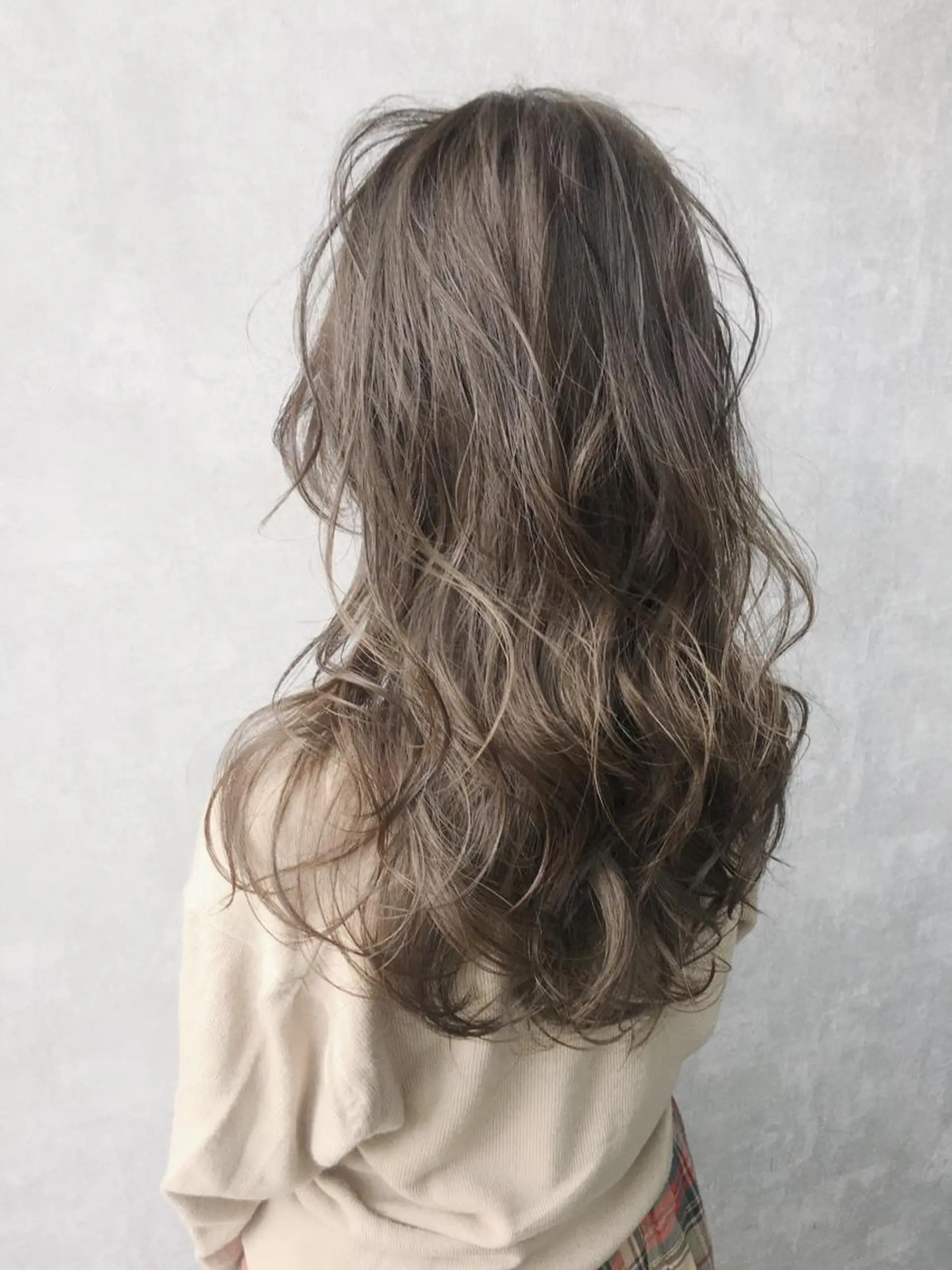 セミロング カラー グレージュ レイヤーカット BLend 渋谷のヘアスタイル