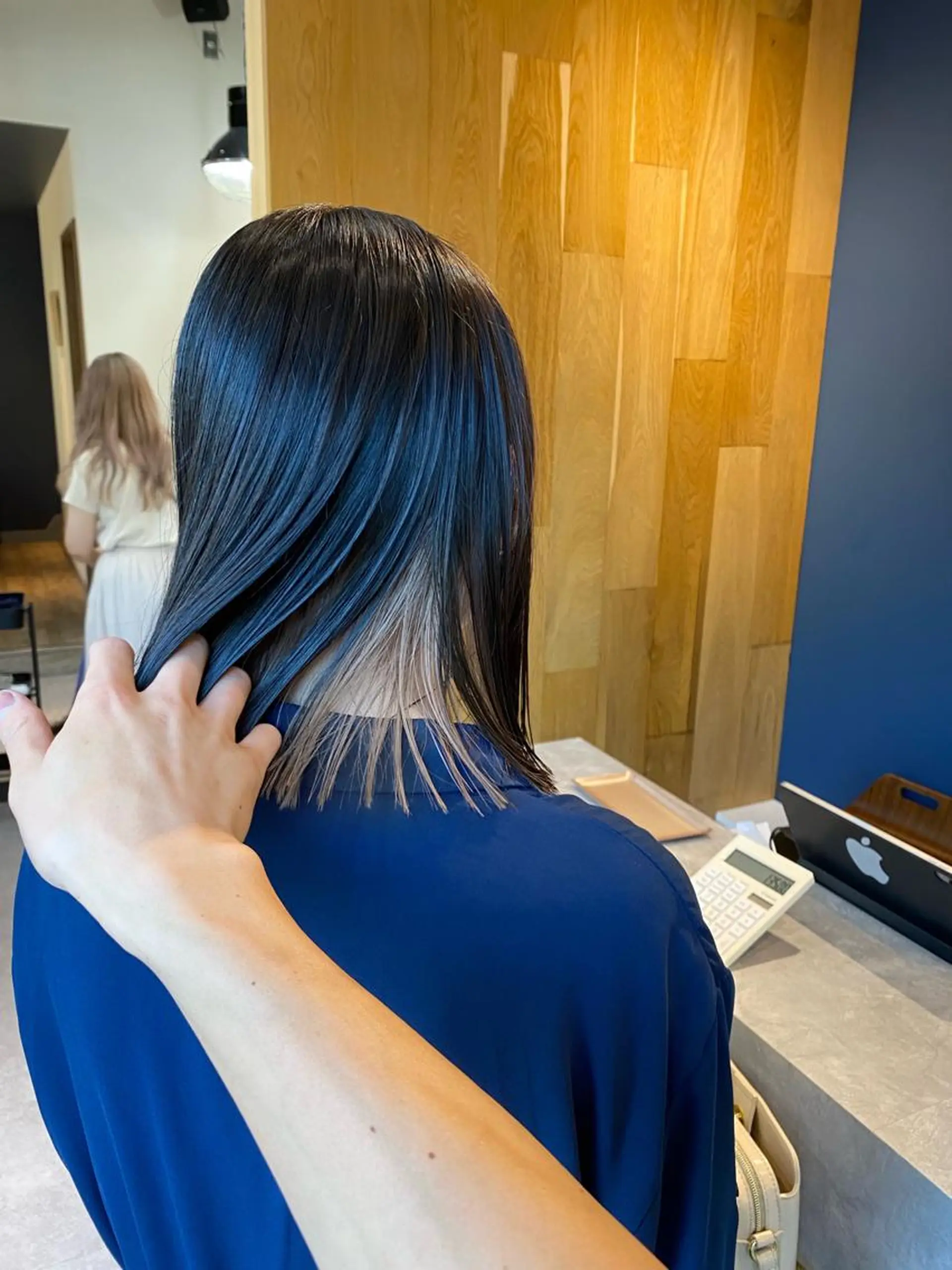 ミディアム カラー ベージュカラー インナーカラー ミルクティーベージュ カット ヘアカラー ハイトーン/ボブ/ レイヤー💫カイセイのヘアスタイル