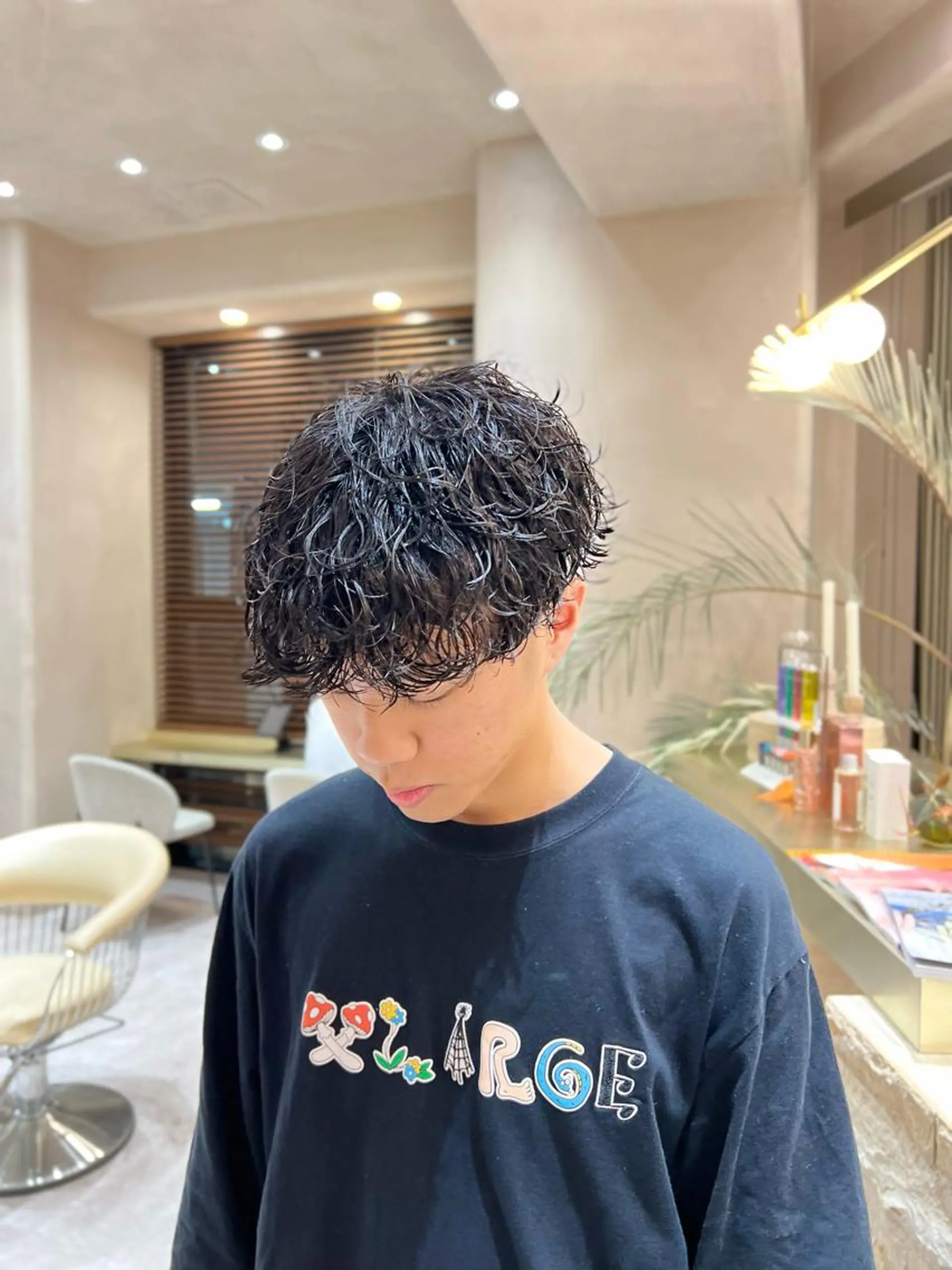 ショート パーマ メンズ メンズパーマ 波巻きパーマ スパイラルパーマ カット パーマ トリートメント 波巻きスパイラルパー マ/シャドウパーマ駿のヘアスタイル