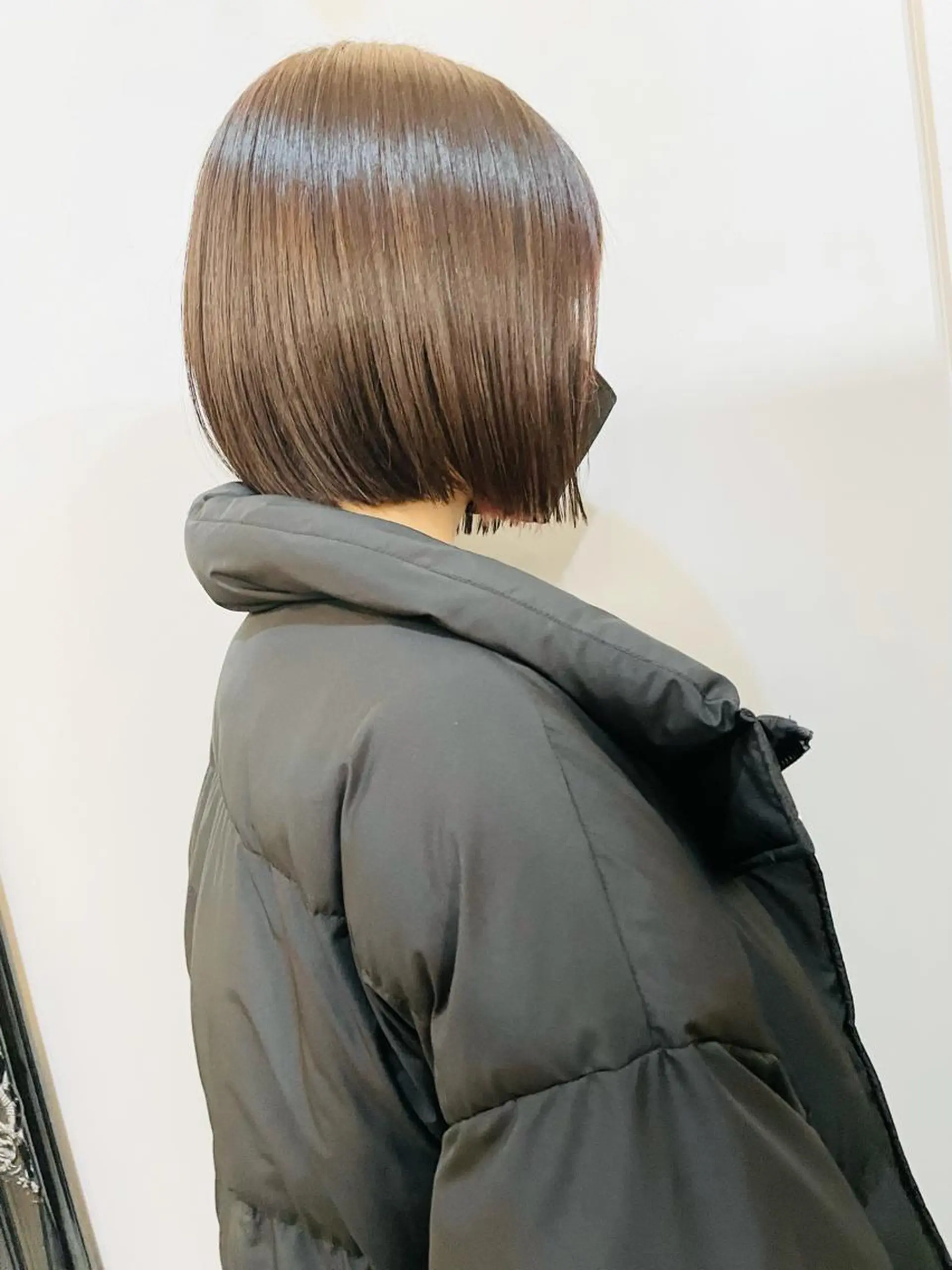 ショート カラー 切りっぱなしボブ ショートボブ ハンサムショート 丸みショート イヤリングカラー カット ヘアカラー トリートメント ショートボブ髪質改善 縮毛矯正のプロ山道潤のヘアスタイル