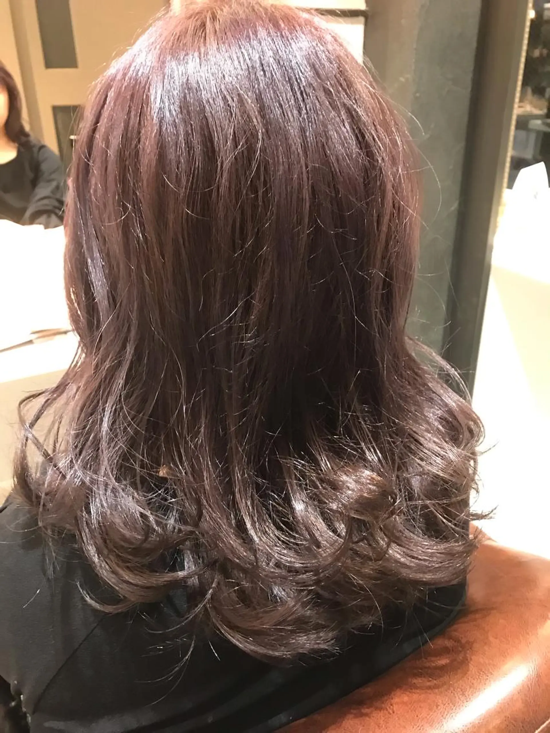 セミロング カラー アッシュ バイオレットカラー バイオレットアッシュ ヘアカラー トリートメント Avery SHINのヘアスタイル