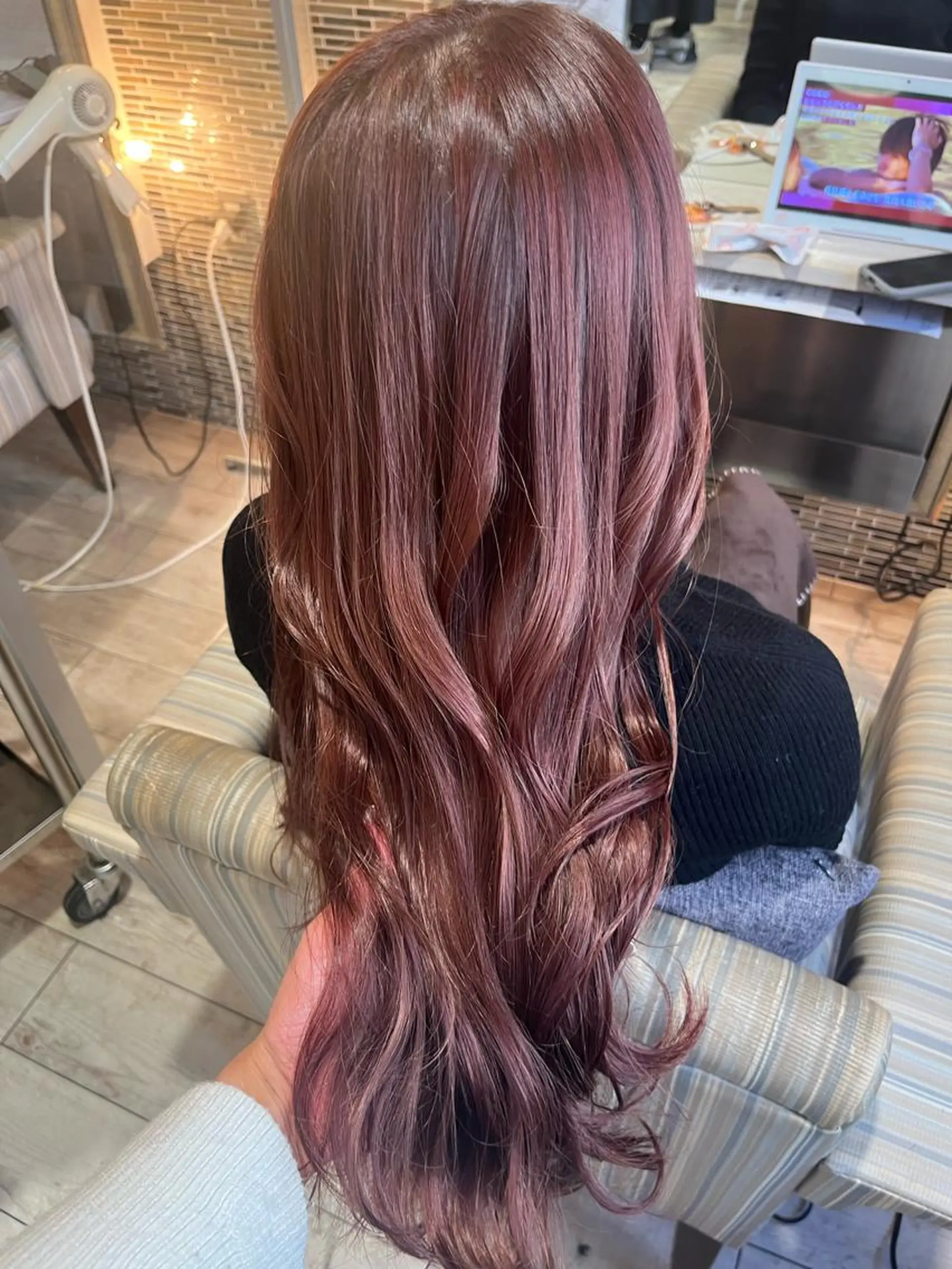 ロング カラー ブリーチ ヘアカラー 友松 世奈のマツエク・マツパデザイン