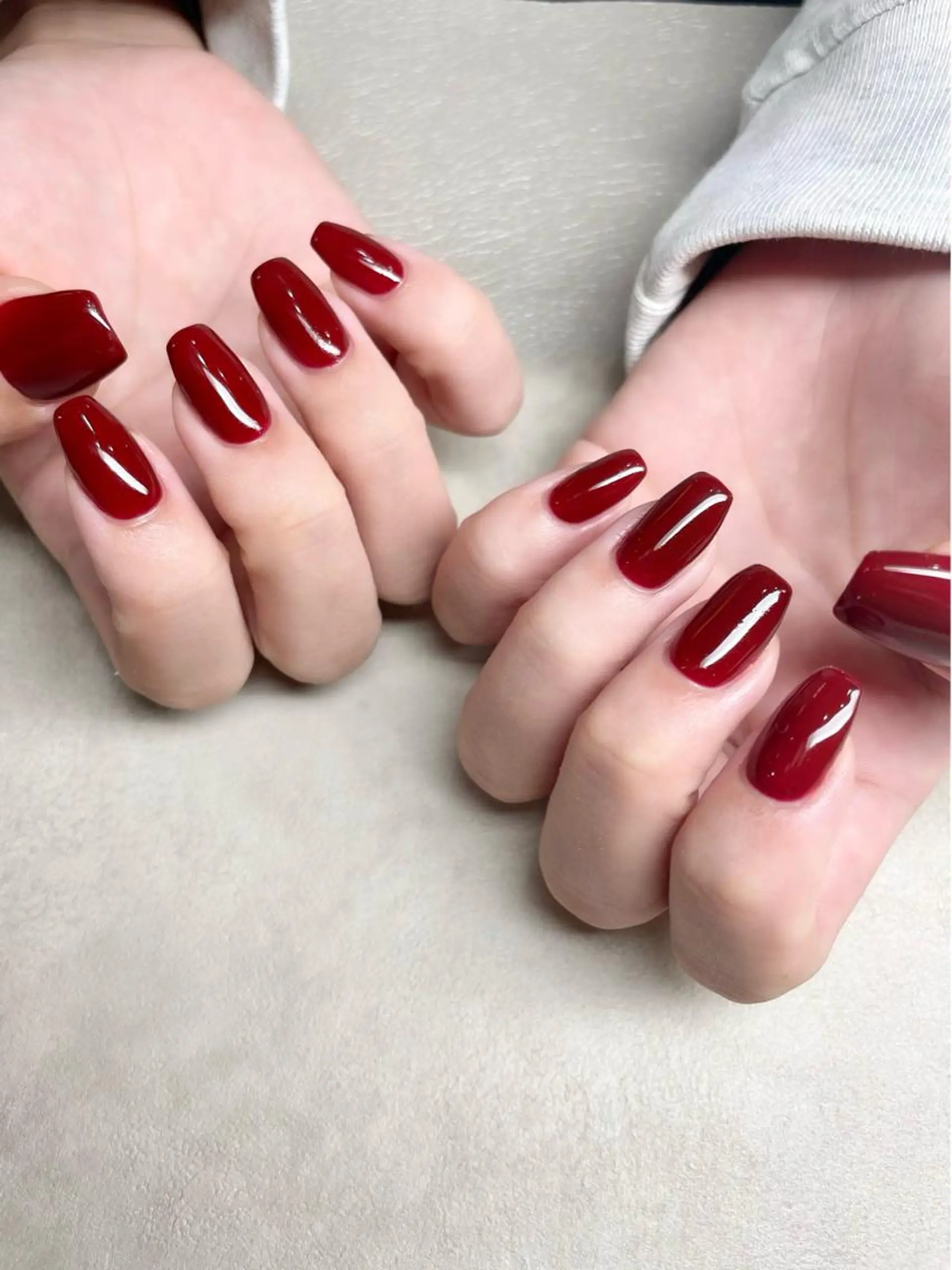ネイル ボルドー ハンドネイル フットネイル with hues AYAのネイルデザイン