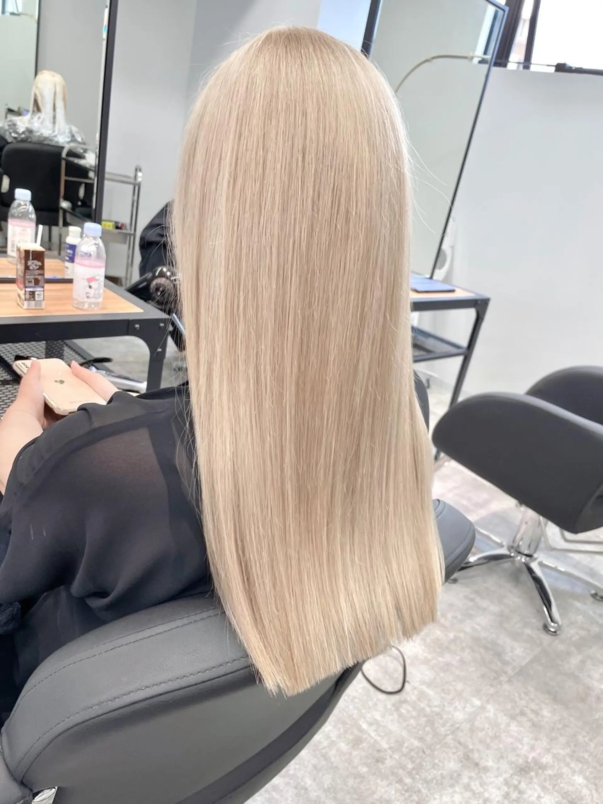 ロング カラー ベージュカラー ハイトーンカラー ハイトーンベージュ ヘアカラー トリートメント ✨ハイトーン✨ 濱田知孝のヘアスタイル