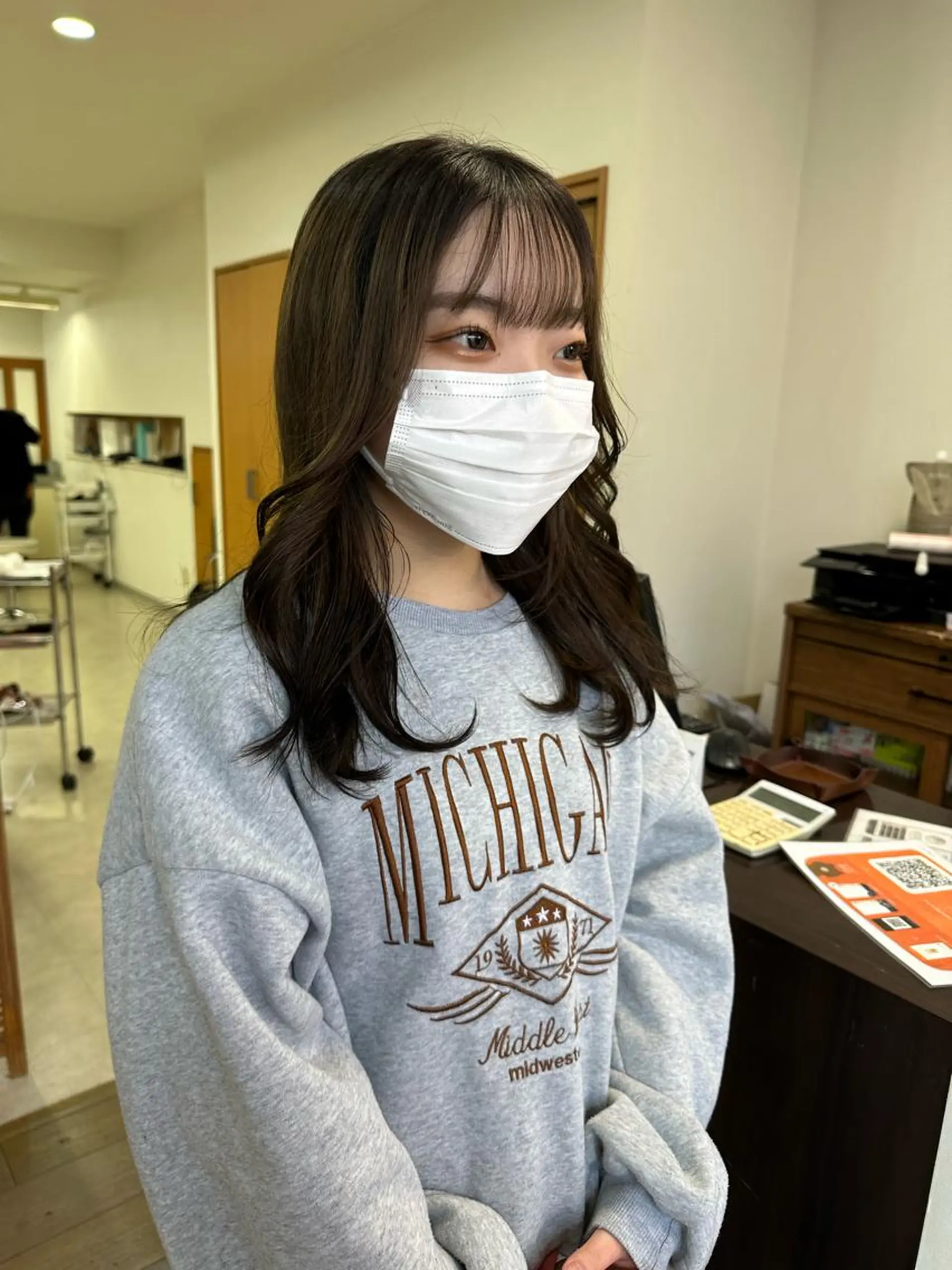 ミディアム 顔まわりレイヤー 韓国風ヘア レイヤーカット peg.hair所属・ブリーチカラー🫧 森　凪沙のヘアスタイル