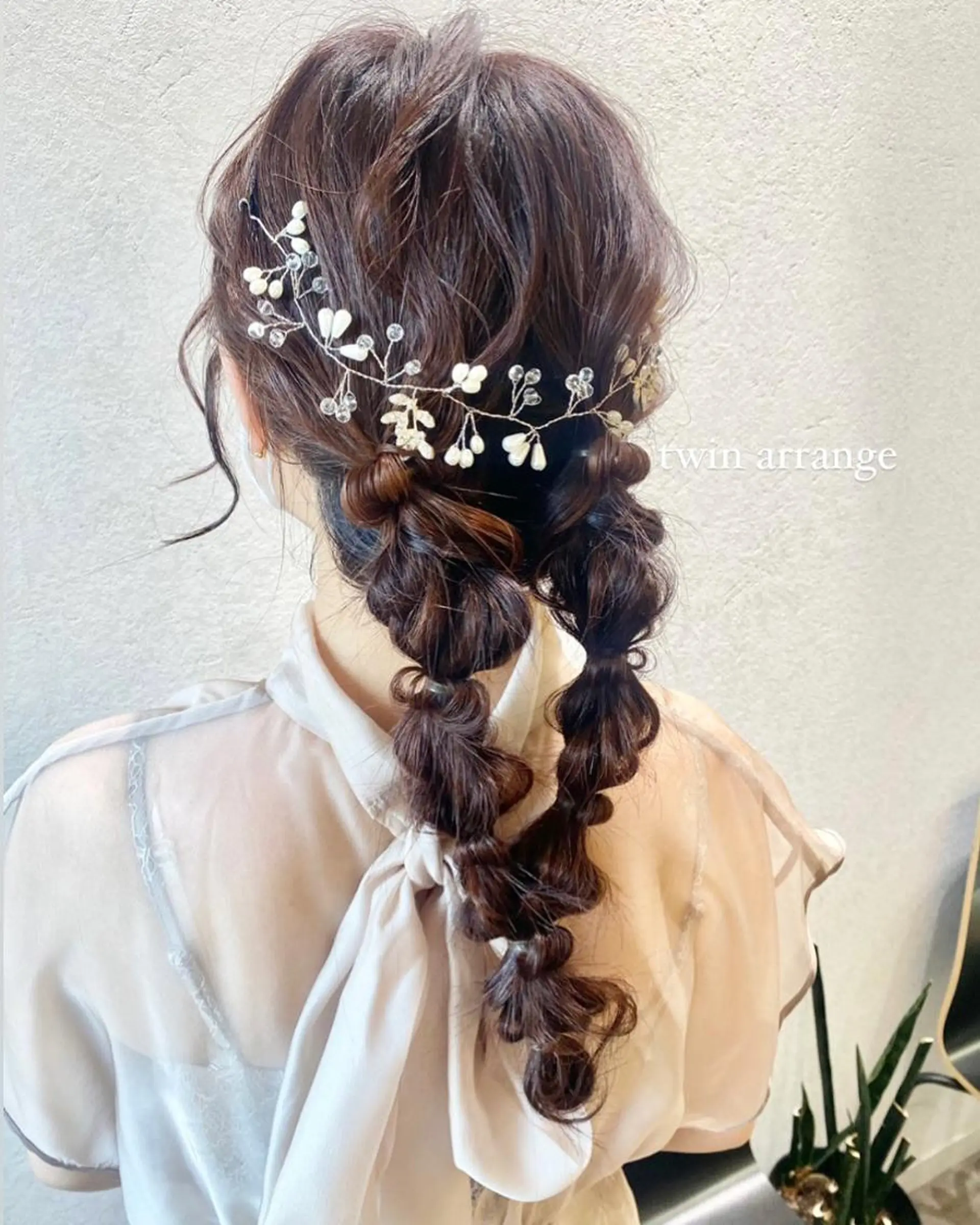 ヘアアレンジ 透けるベージュ/ 艶カラー♡のヘアスタイル