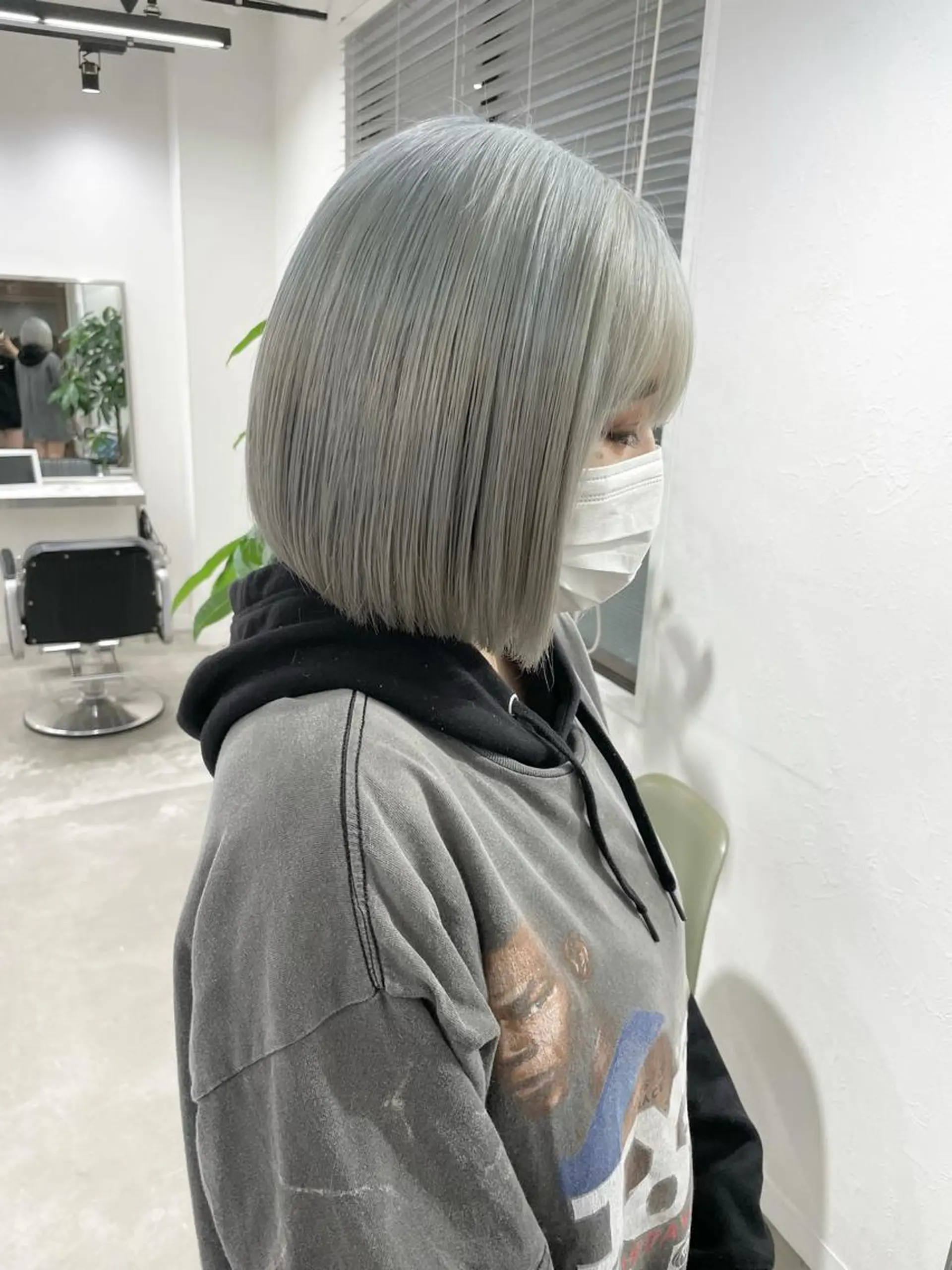 ショート カラー シルバー ホワイトシルバー ヘアカラー 🤍2nd🤍田所 美希のヘアスタイル