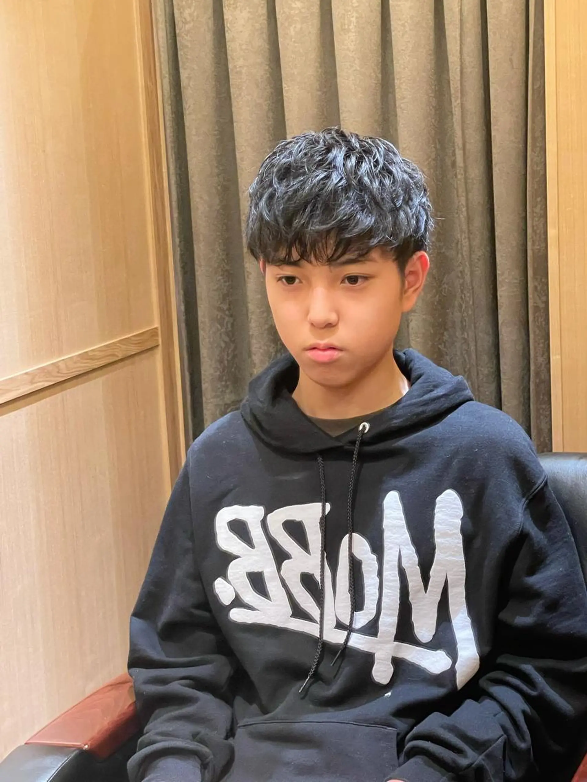 ミディアム パーマ 中越 仁一郎のヘアスタイル