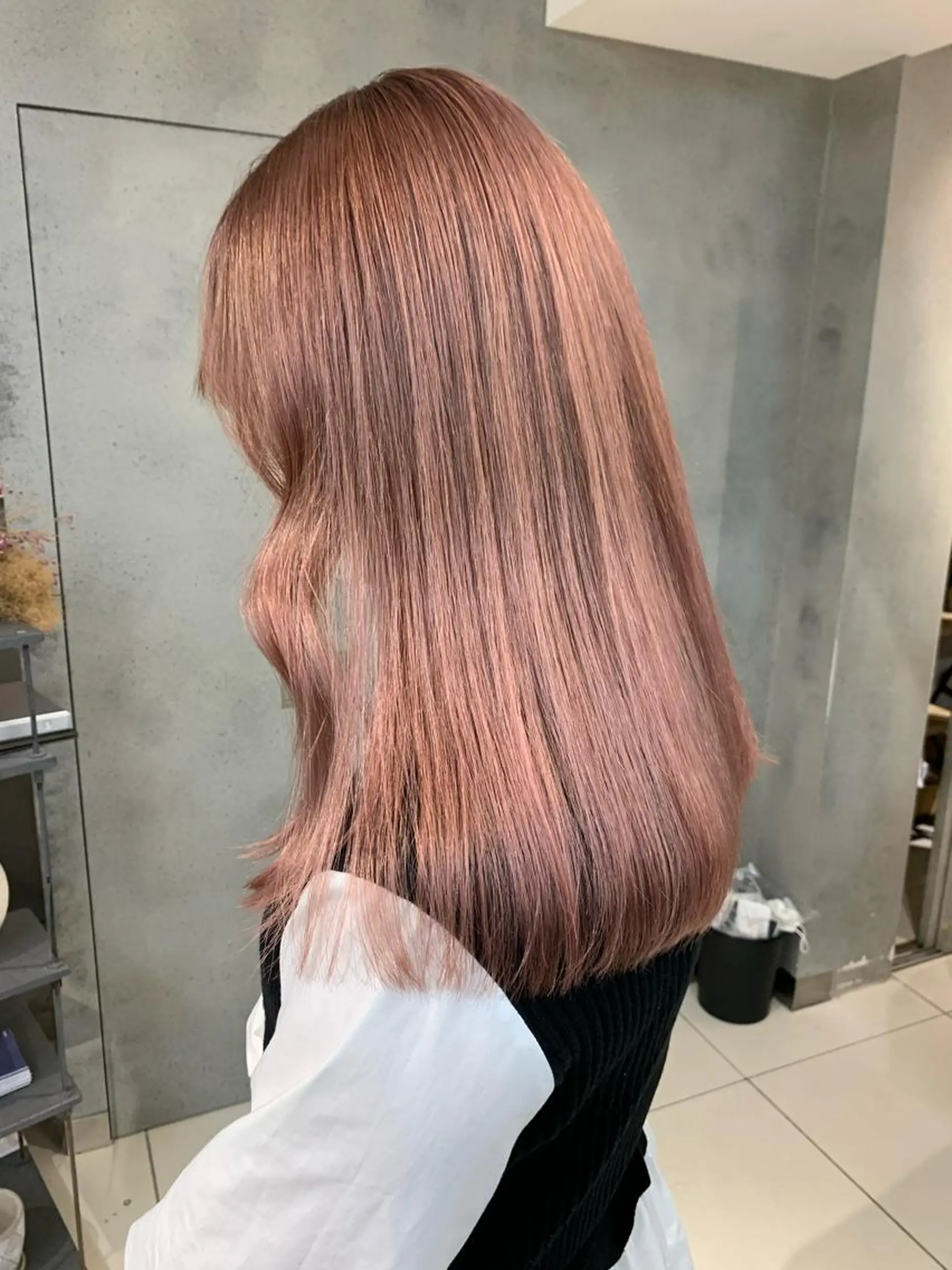 セミロング カラー raika .のヘアスタイル