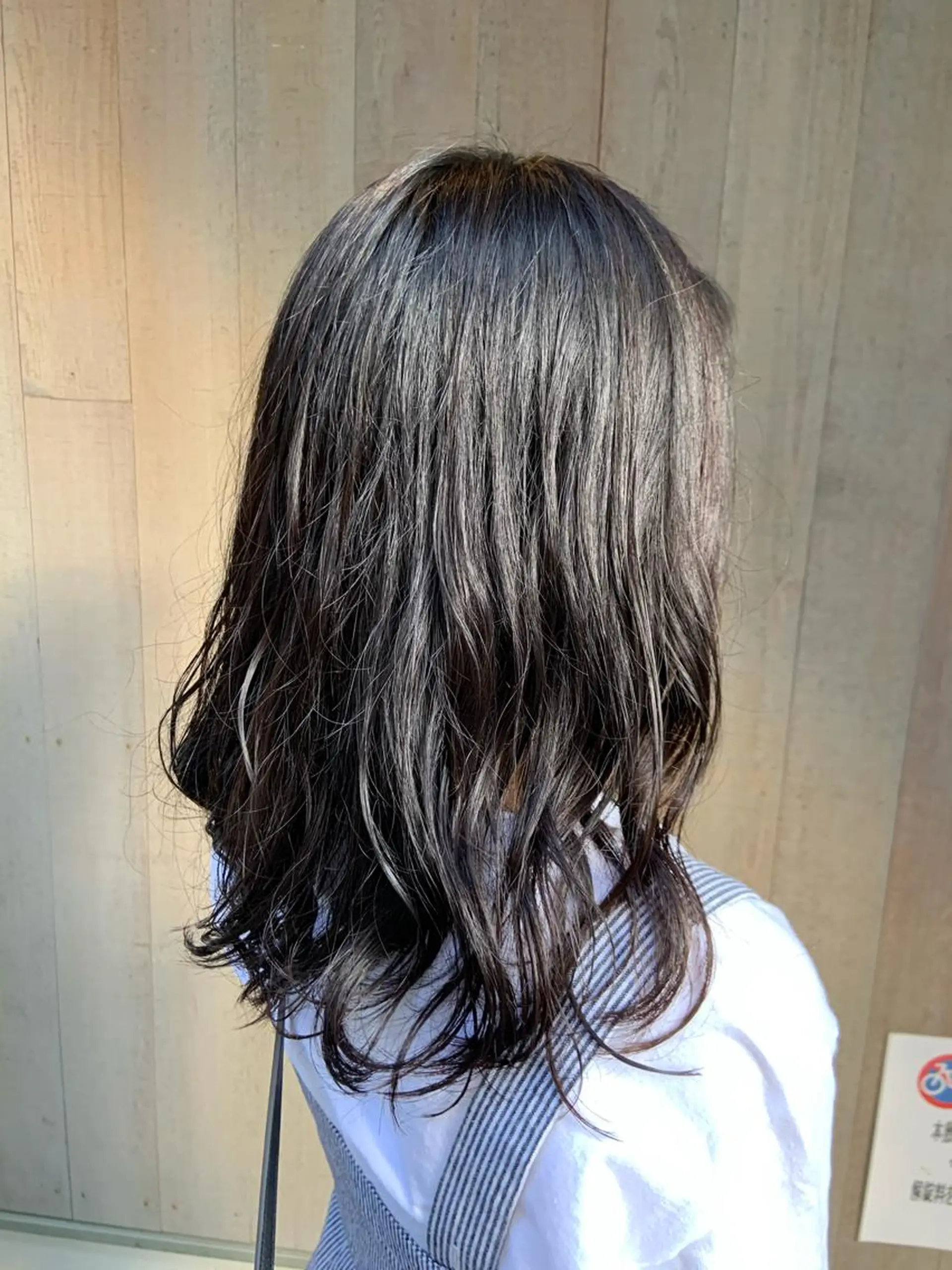 ミディアム カラー パーマ ヘアアレンジ ハイトーンカラー🤍 山下 優華のヘアスタイル